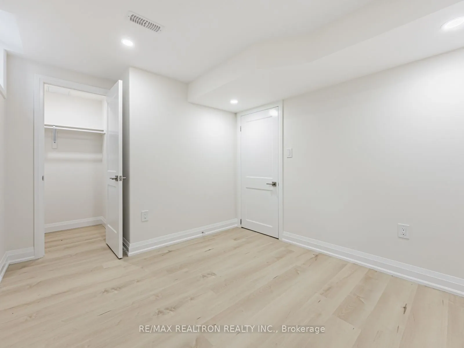 91 MCROBERTS Crescent