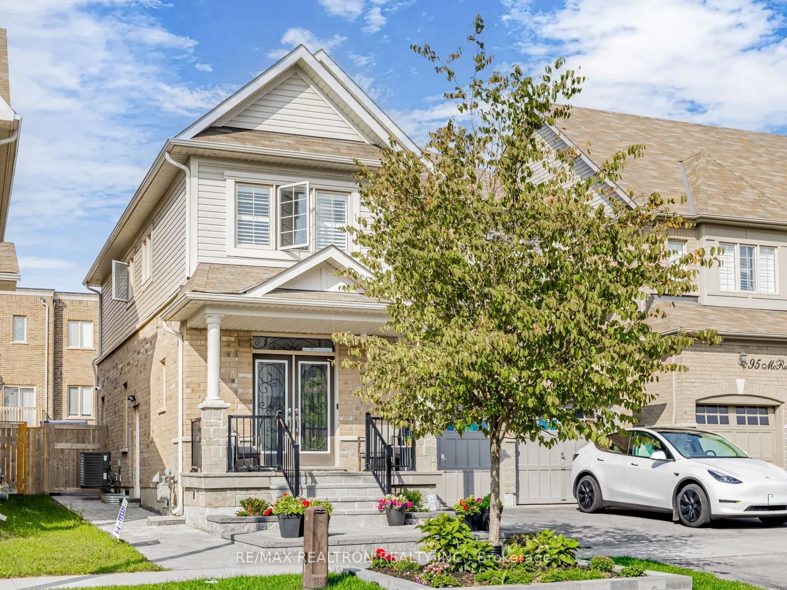 91 MCROBERTS Crescent