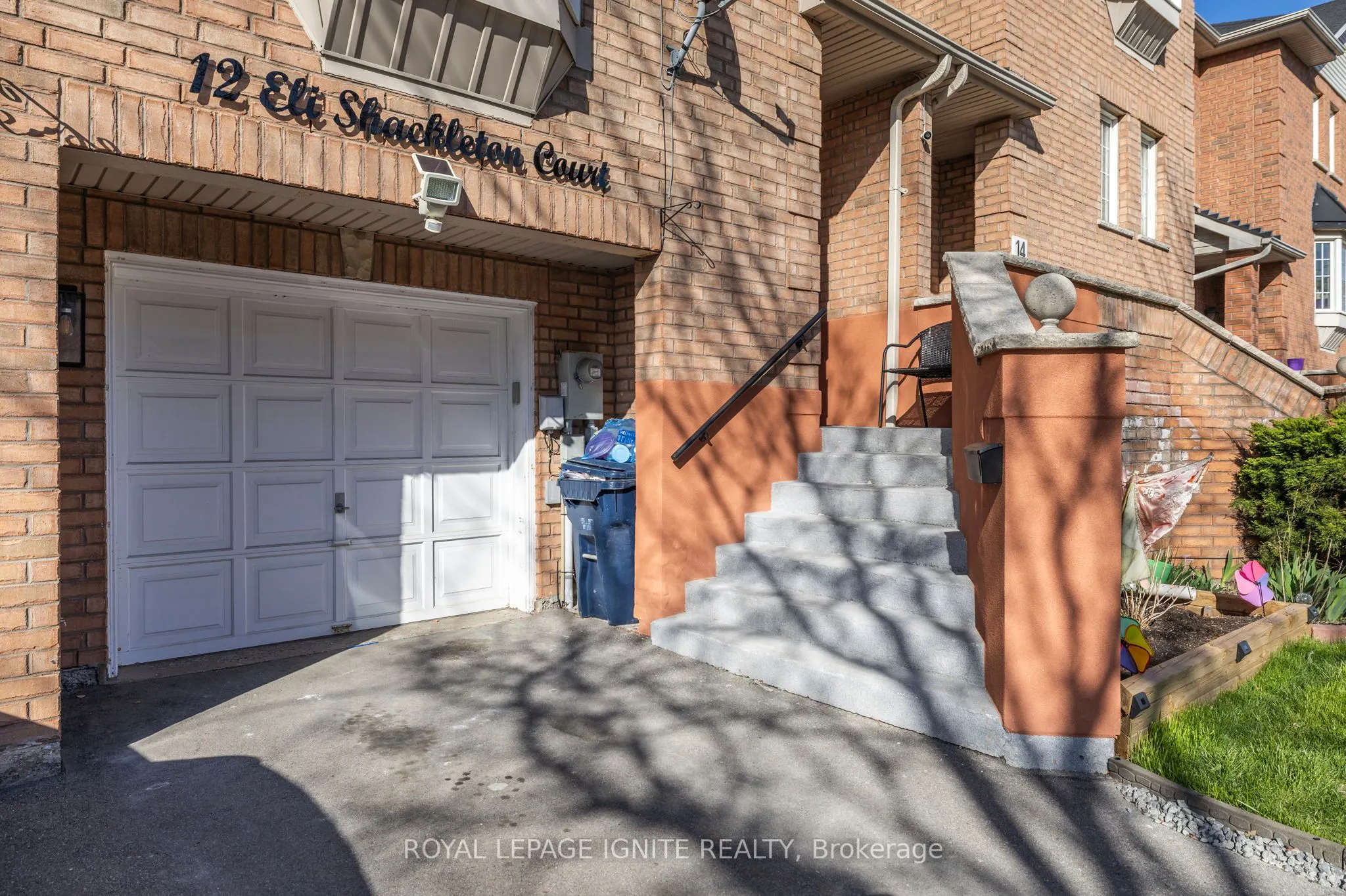 12 Eli Shackleton Court