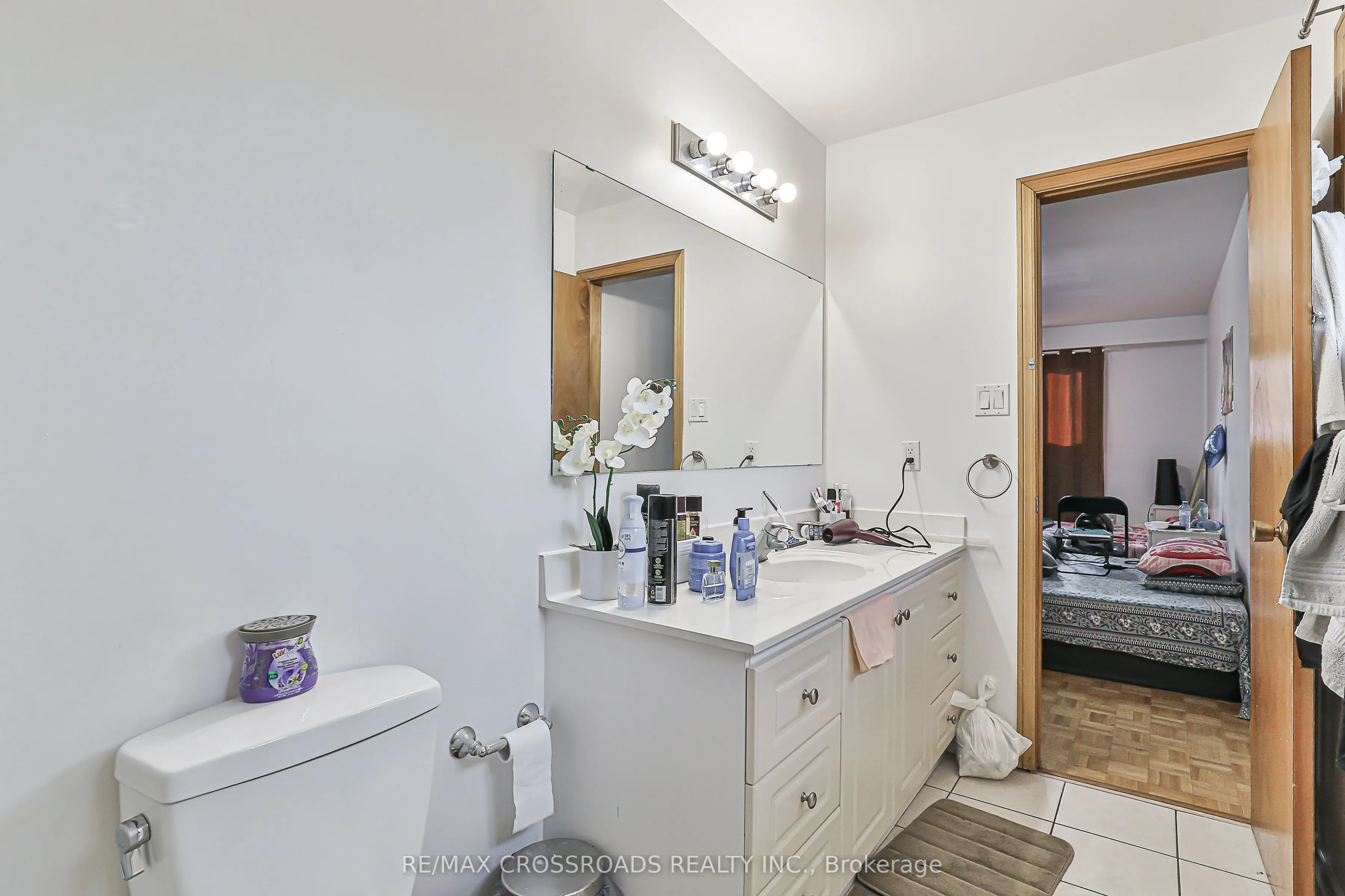 99 Fairglen Avenue, #Upper