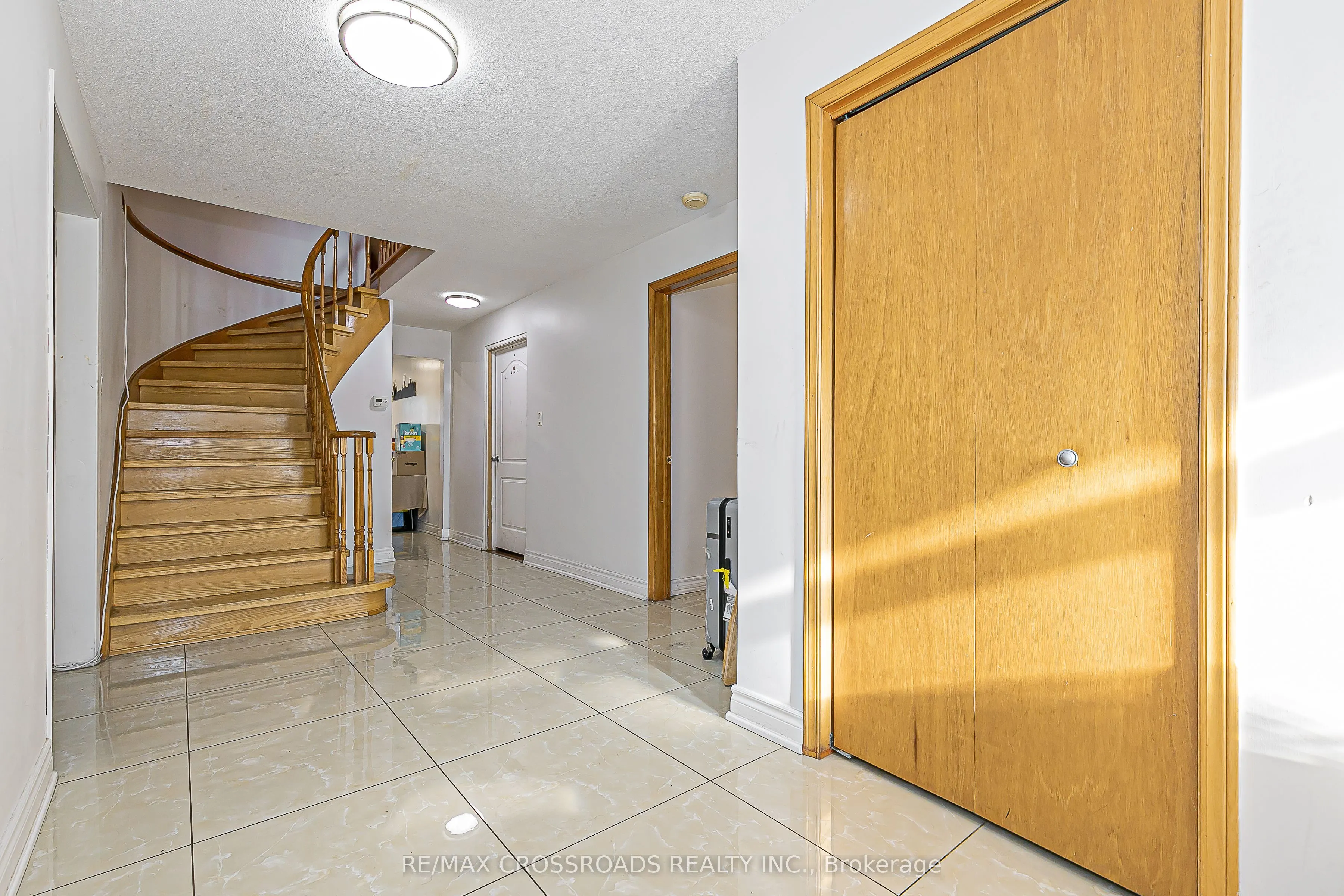 99 Fairglen Avenue, #Upper