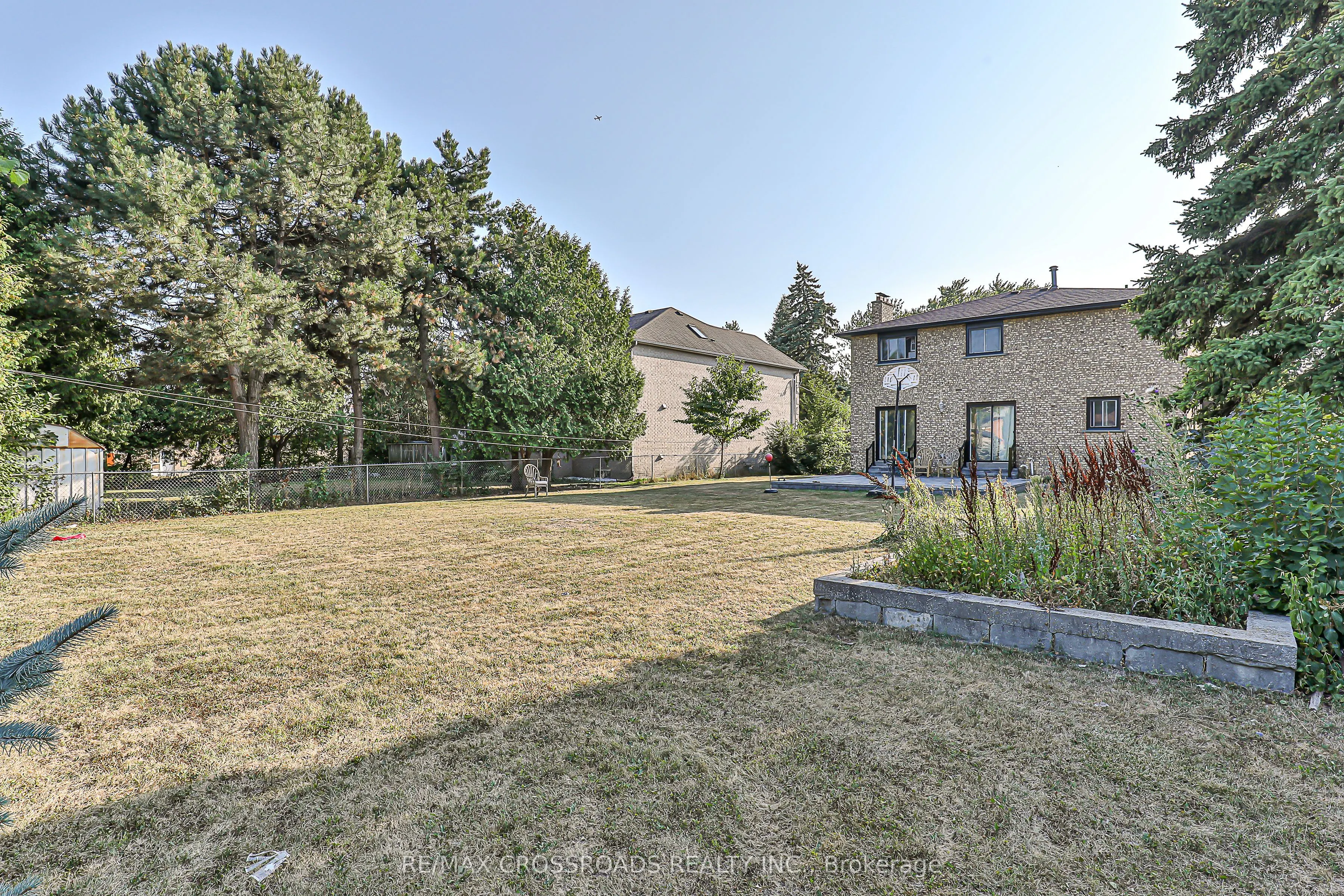 99 Fairglen Avenue, #Upper