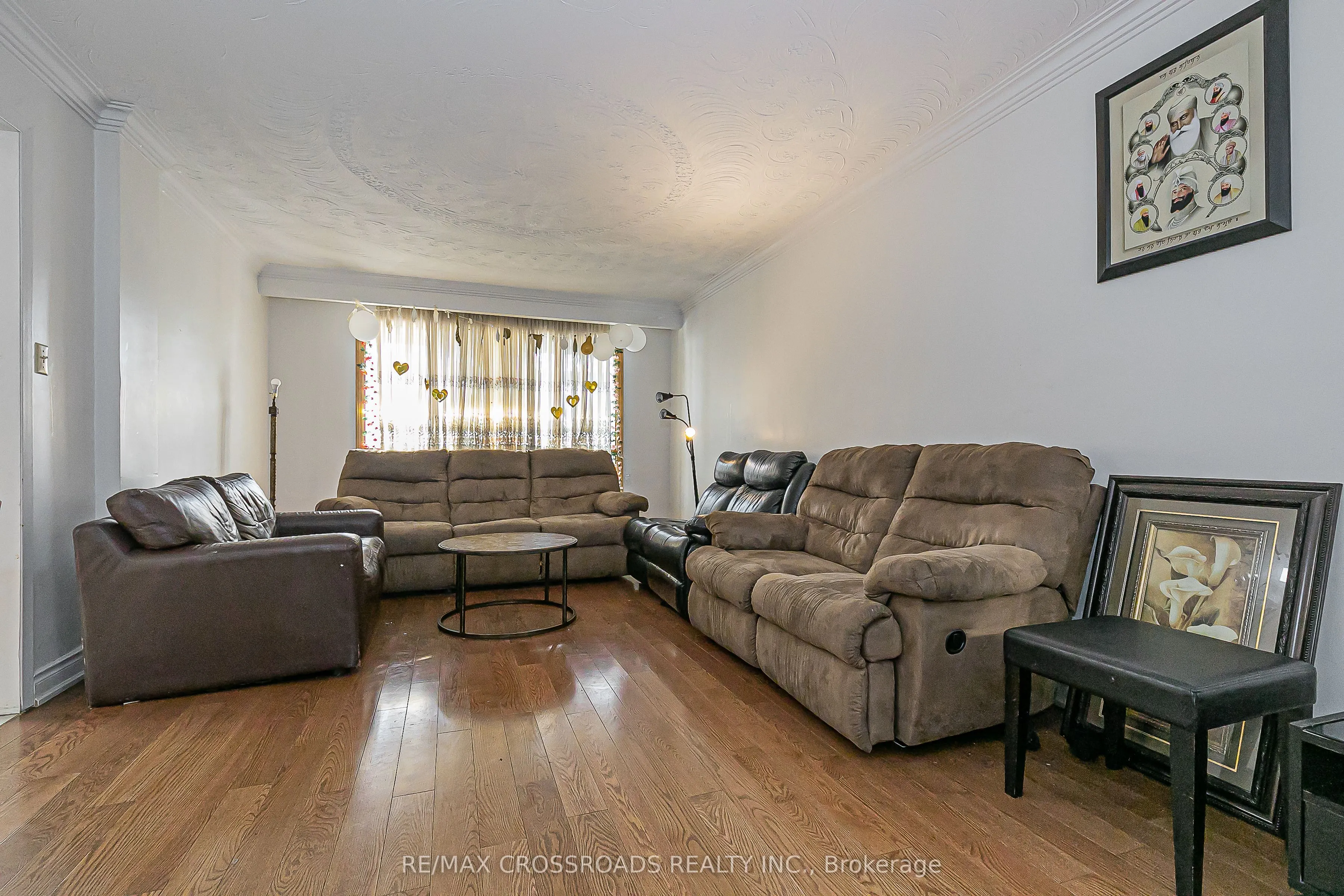 99 Fairglen Avenue, #Upper