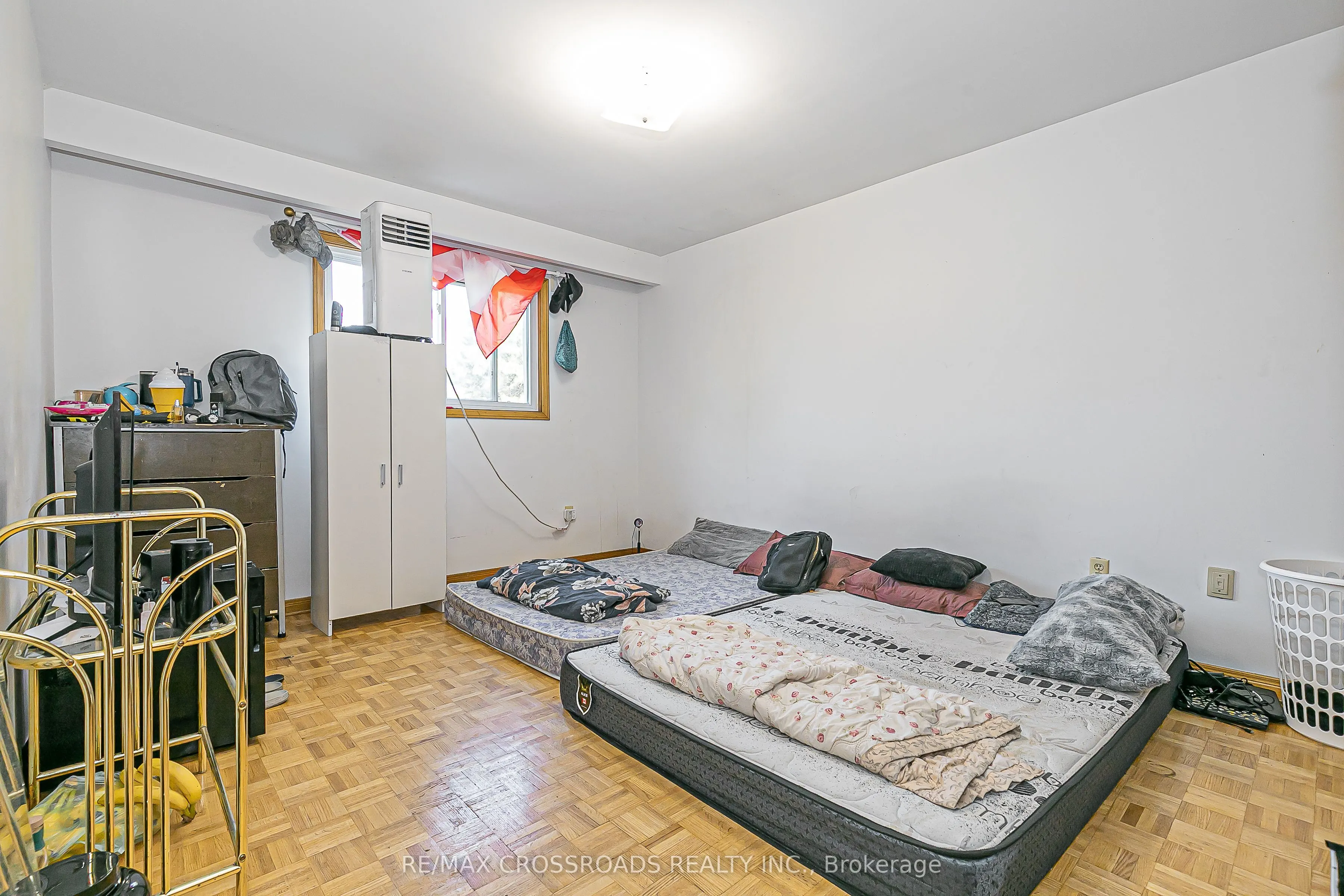 99 Fairglen Avenue, #Upper
