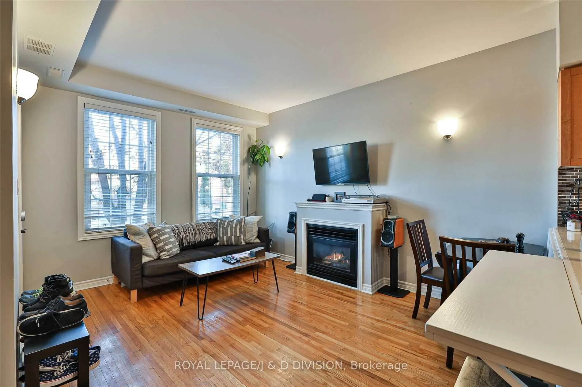 78B Coxwell Avenue, #5