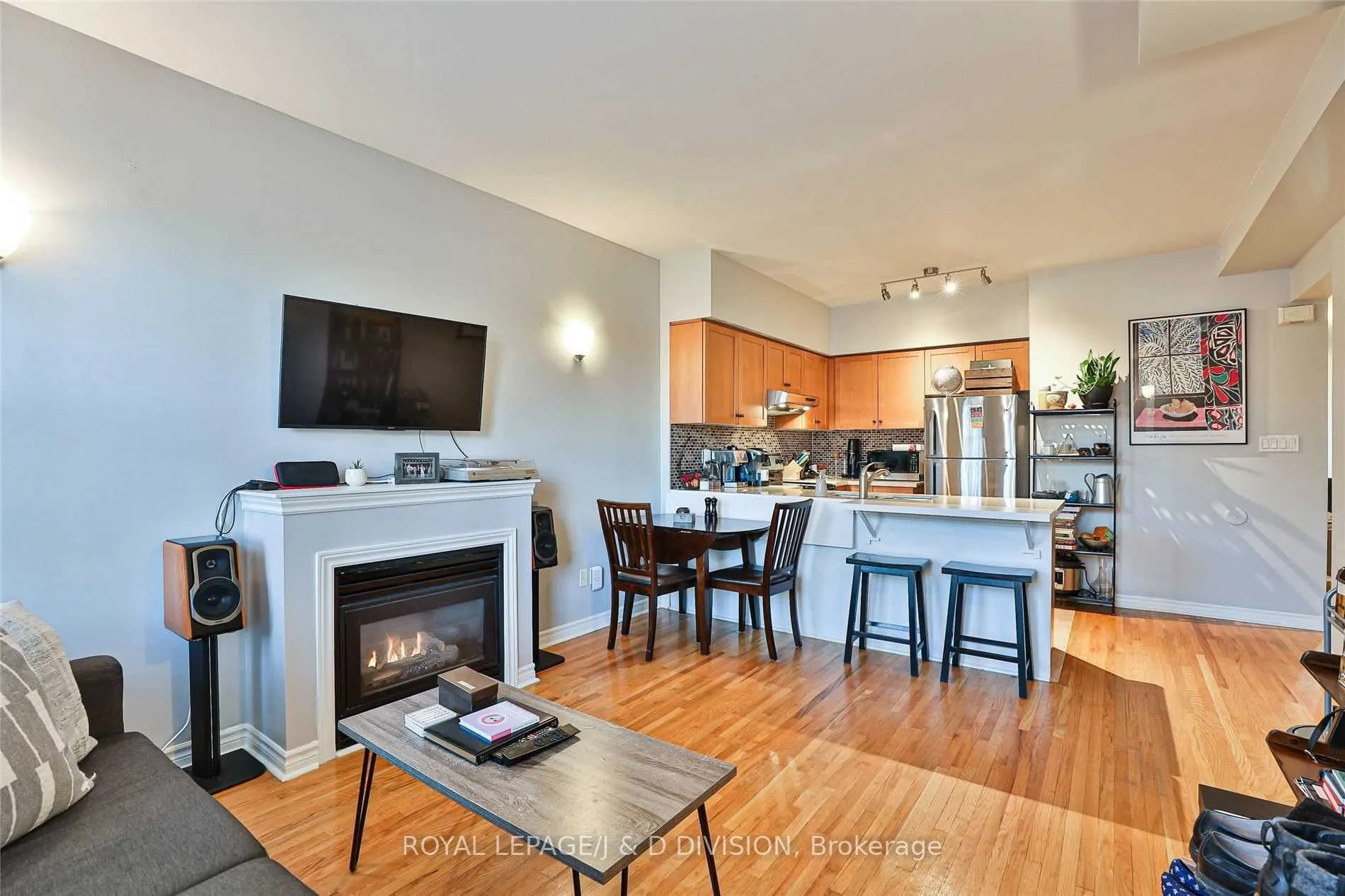 78B Coxwell Avenue, #5