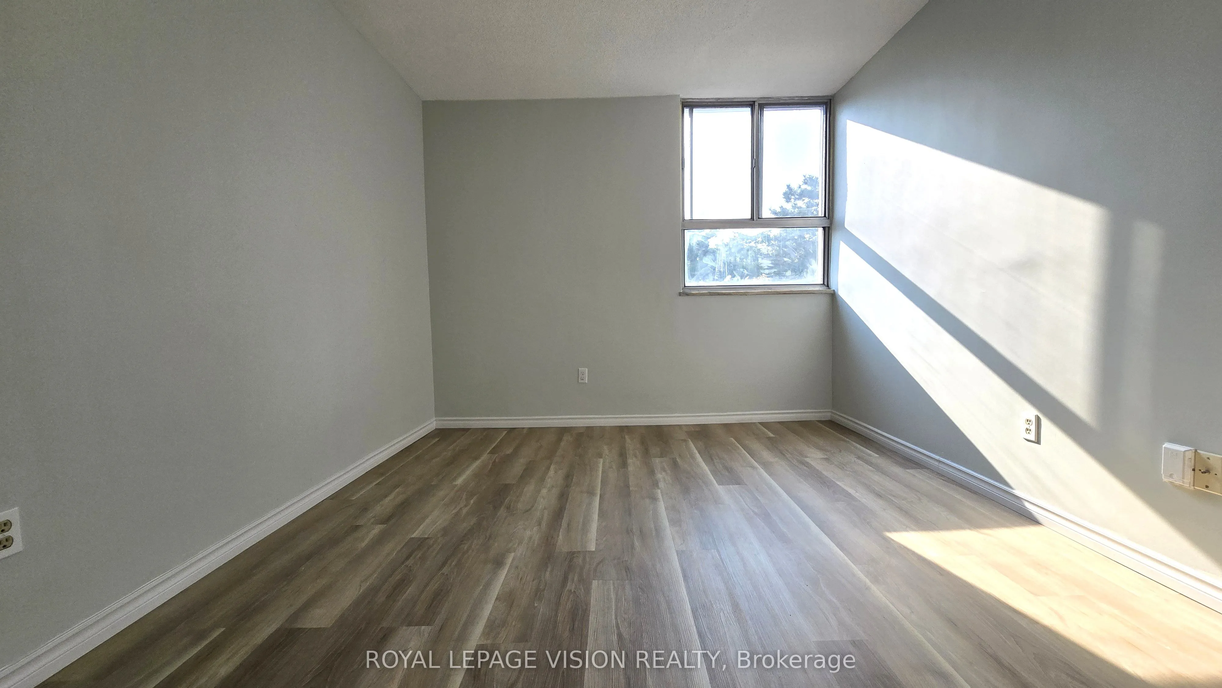 6 Crescent Town Road, #406