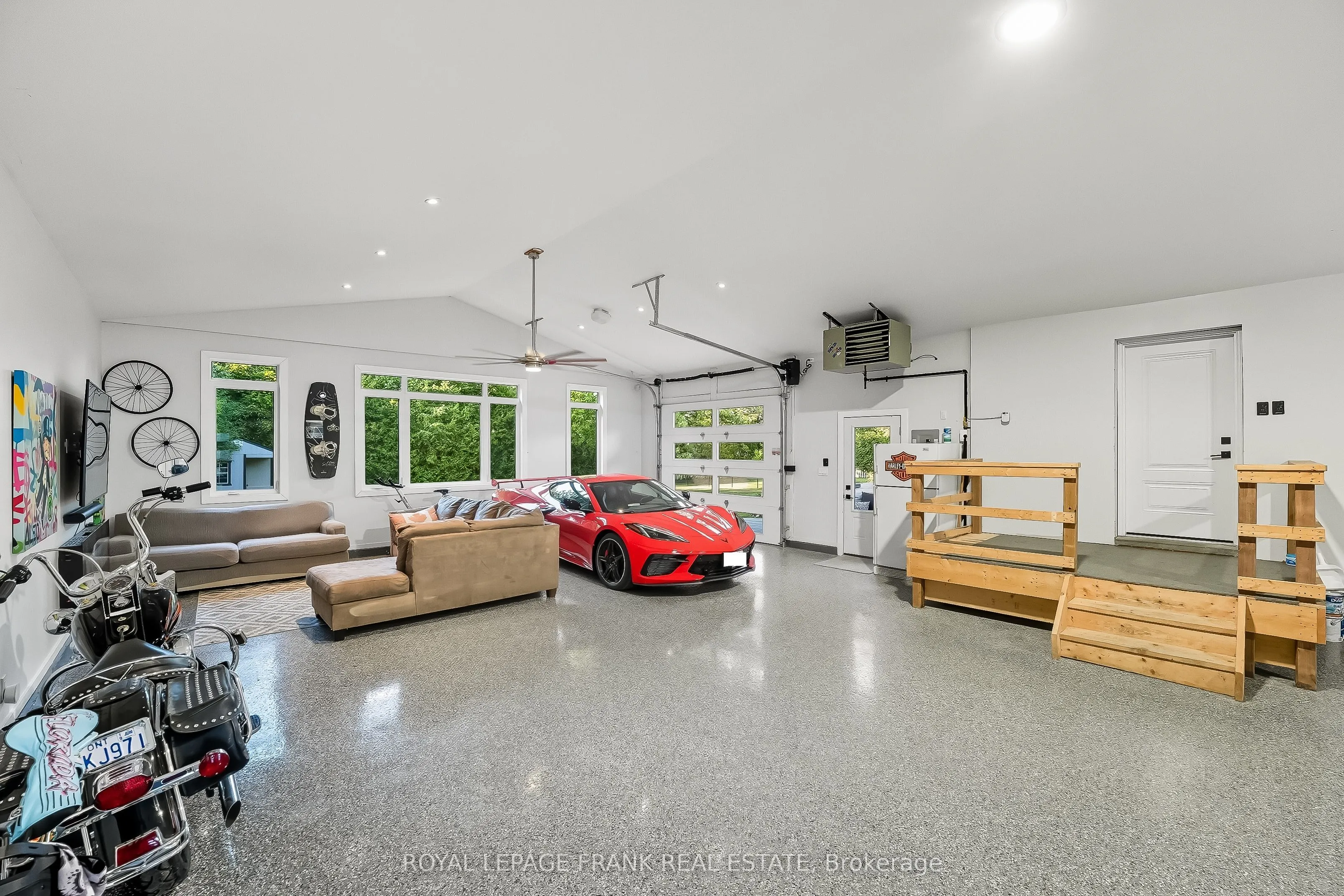 393 Lorne Street