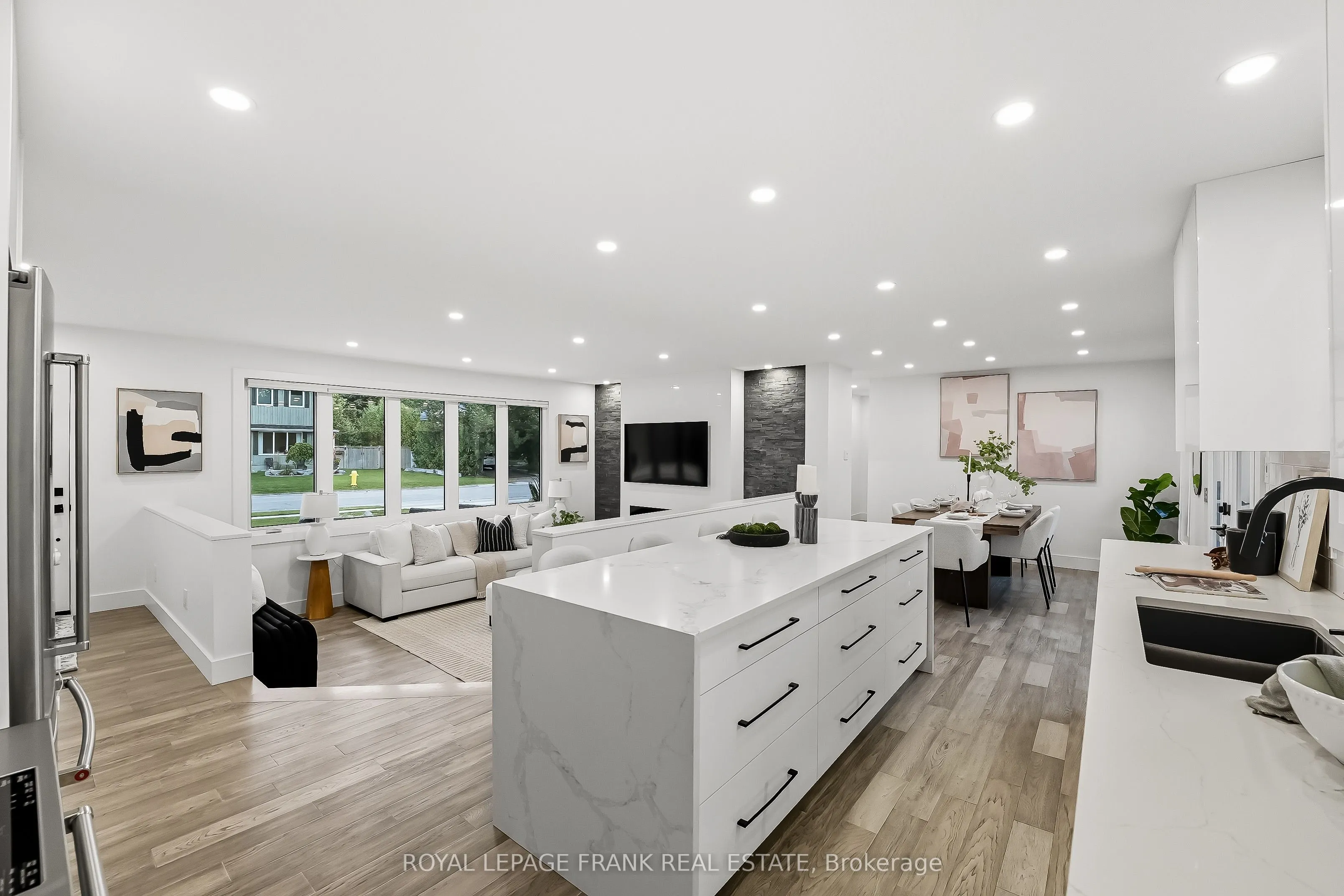 393 Lorne Street
