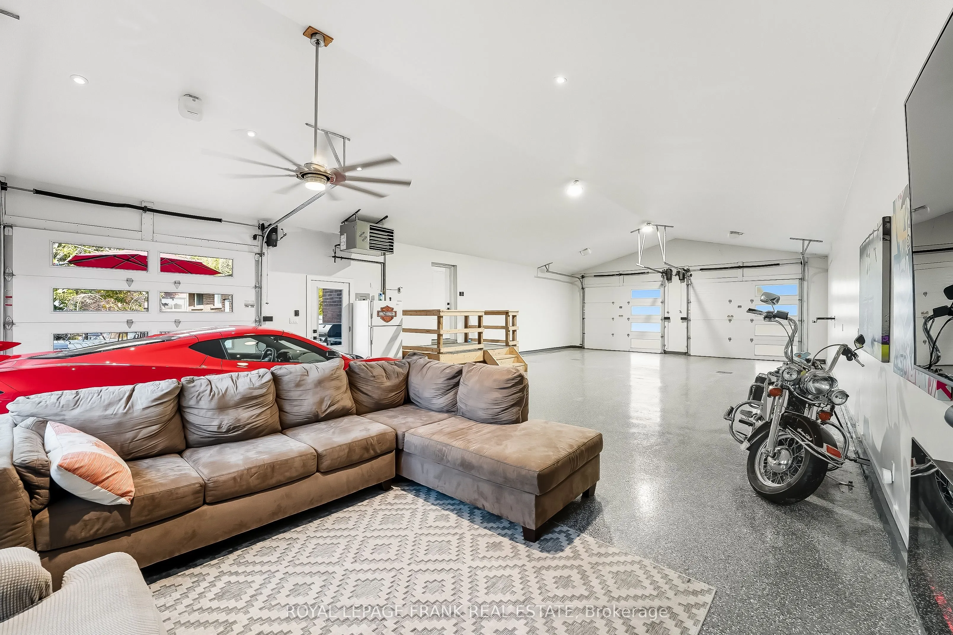 393 Lorne Street