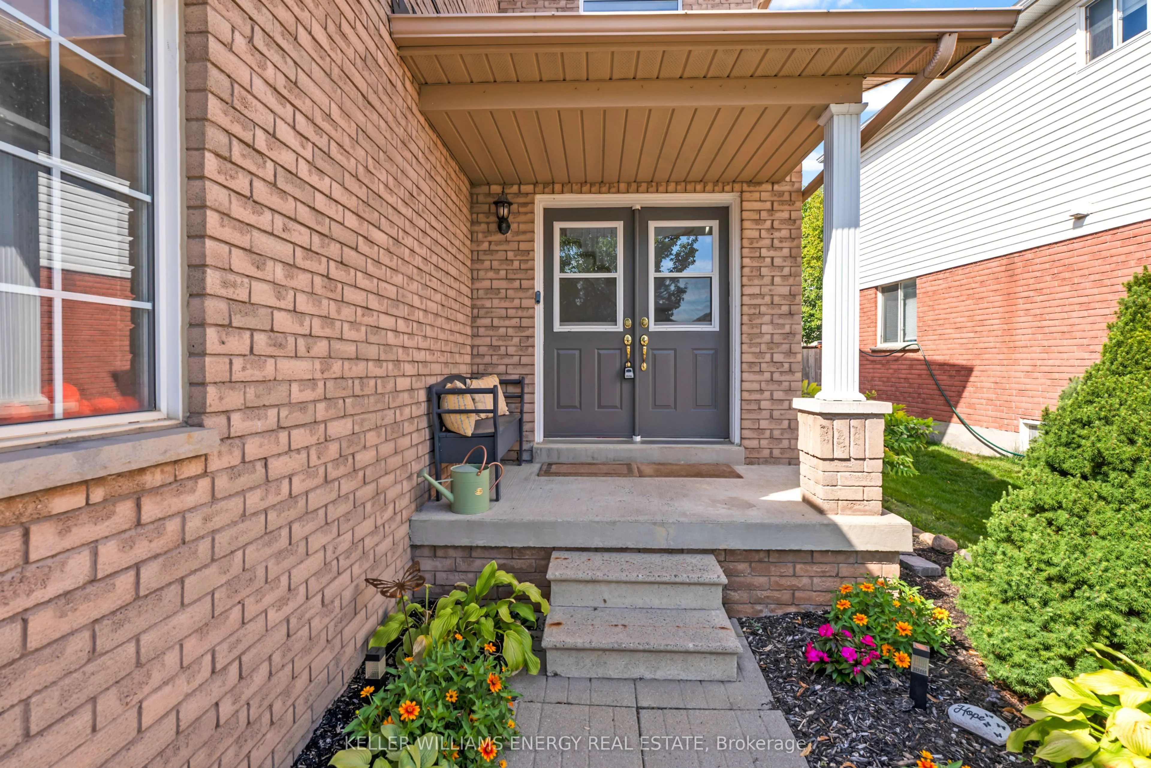 102 Lownie Court