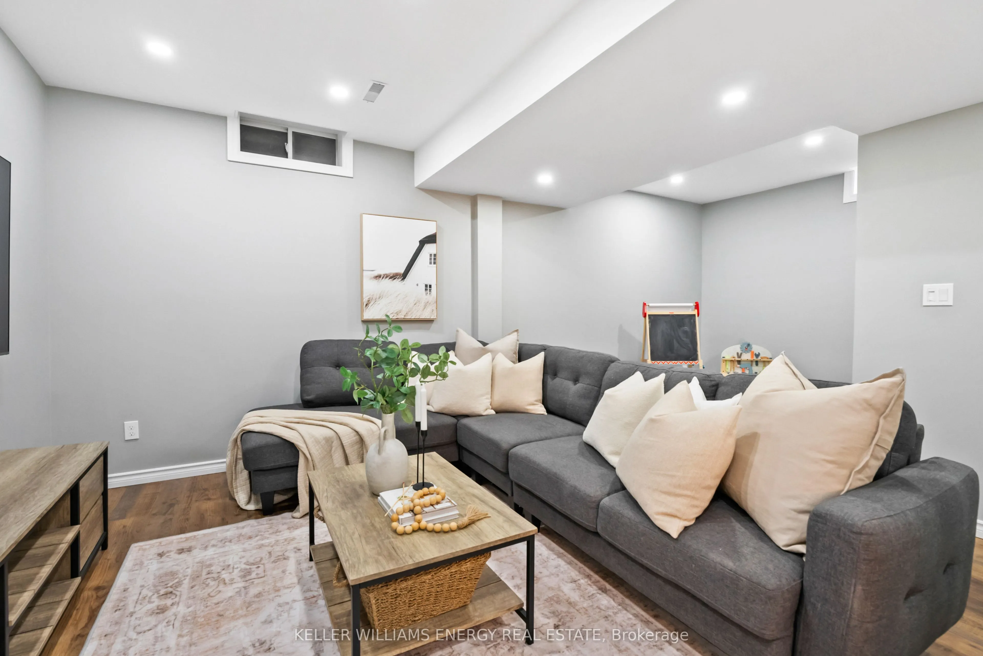 102 Lownie Court