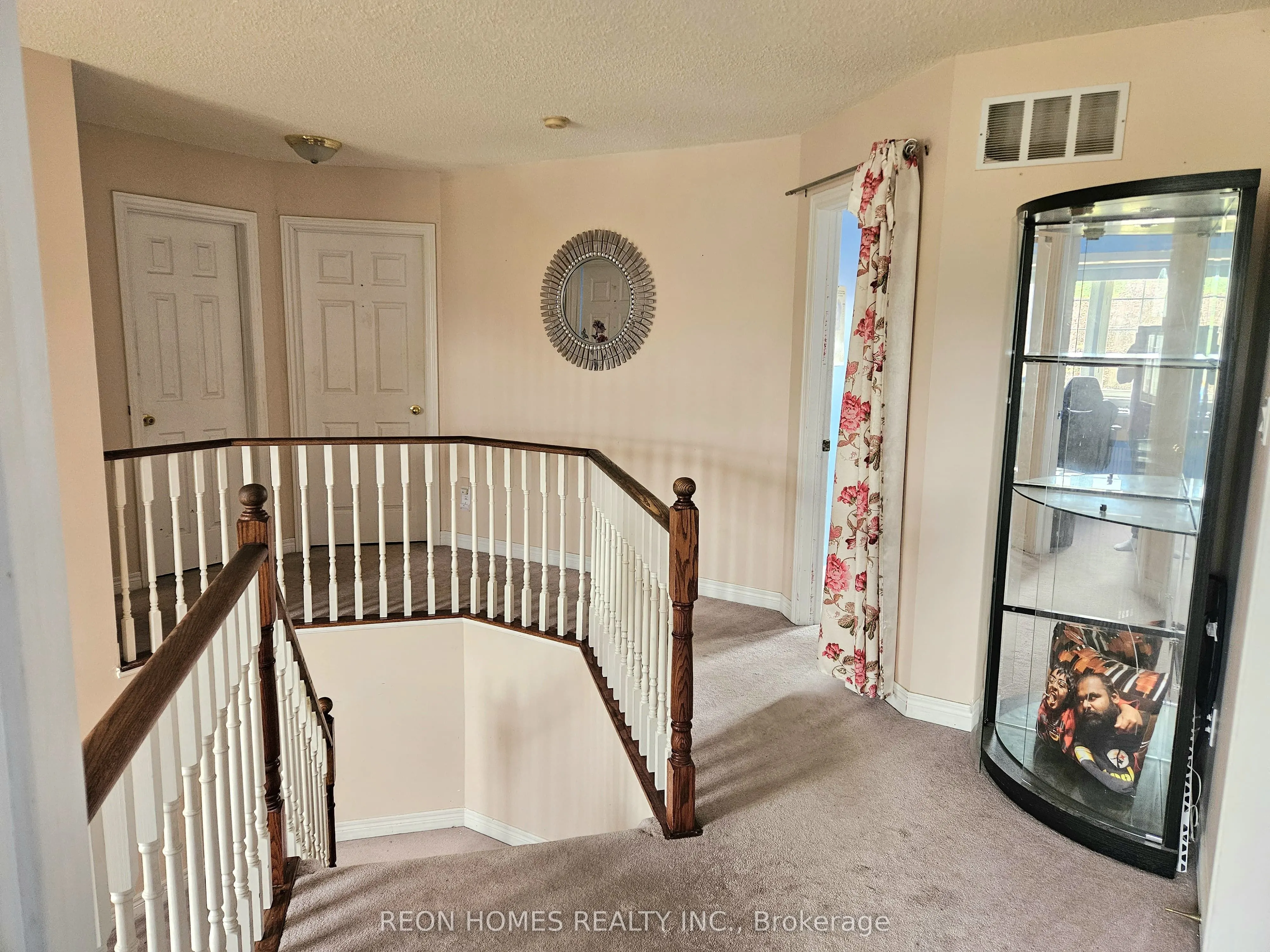 72 Niagara Drive