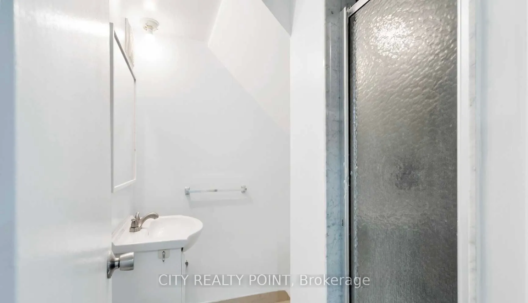 1192 Oxford Street, #BSMT