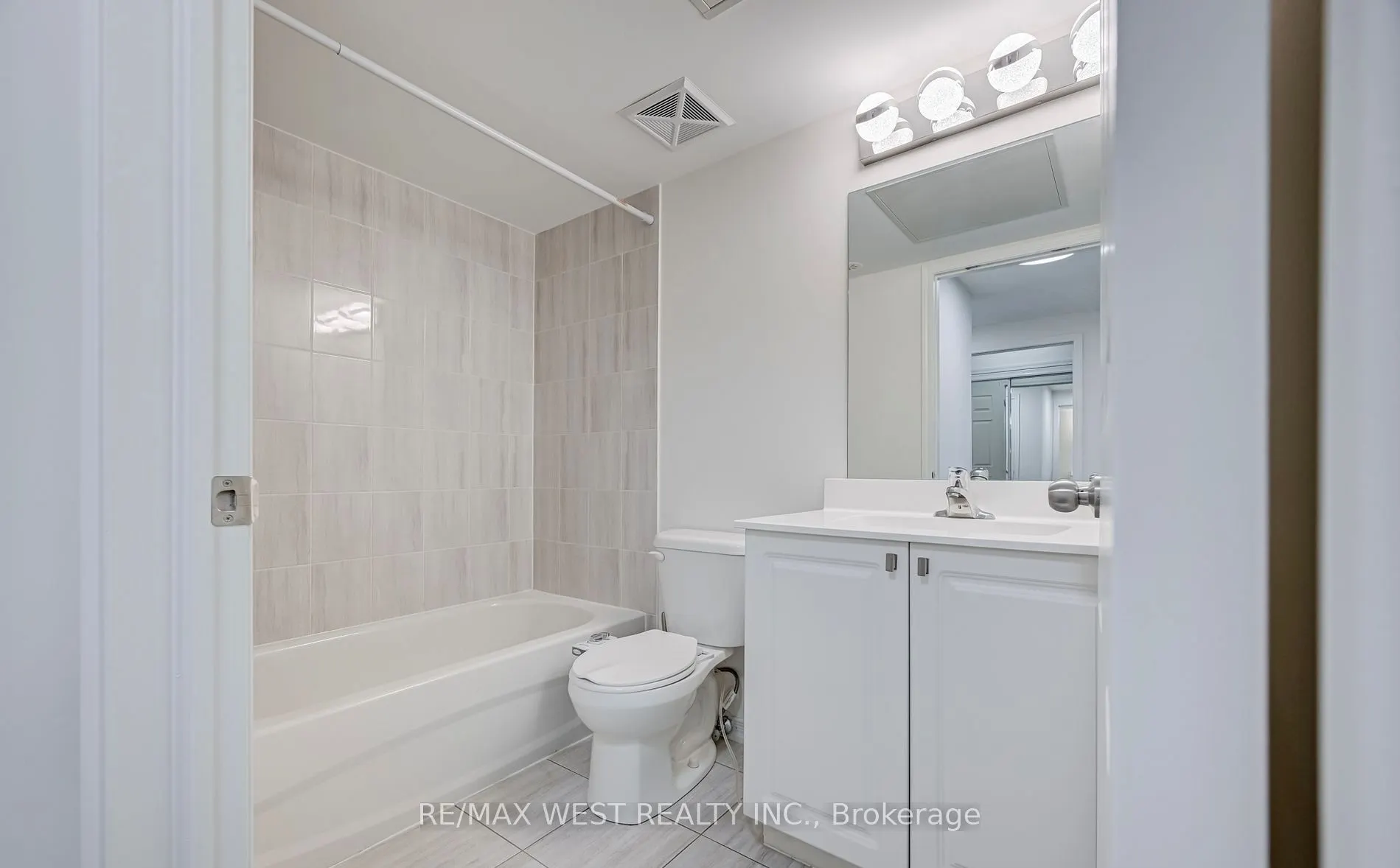 510 Kingbird Grove, #118