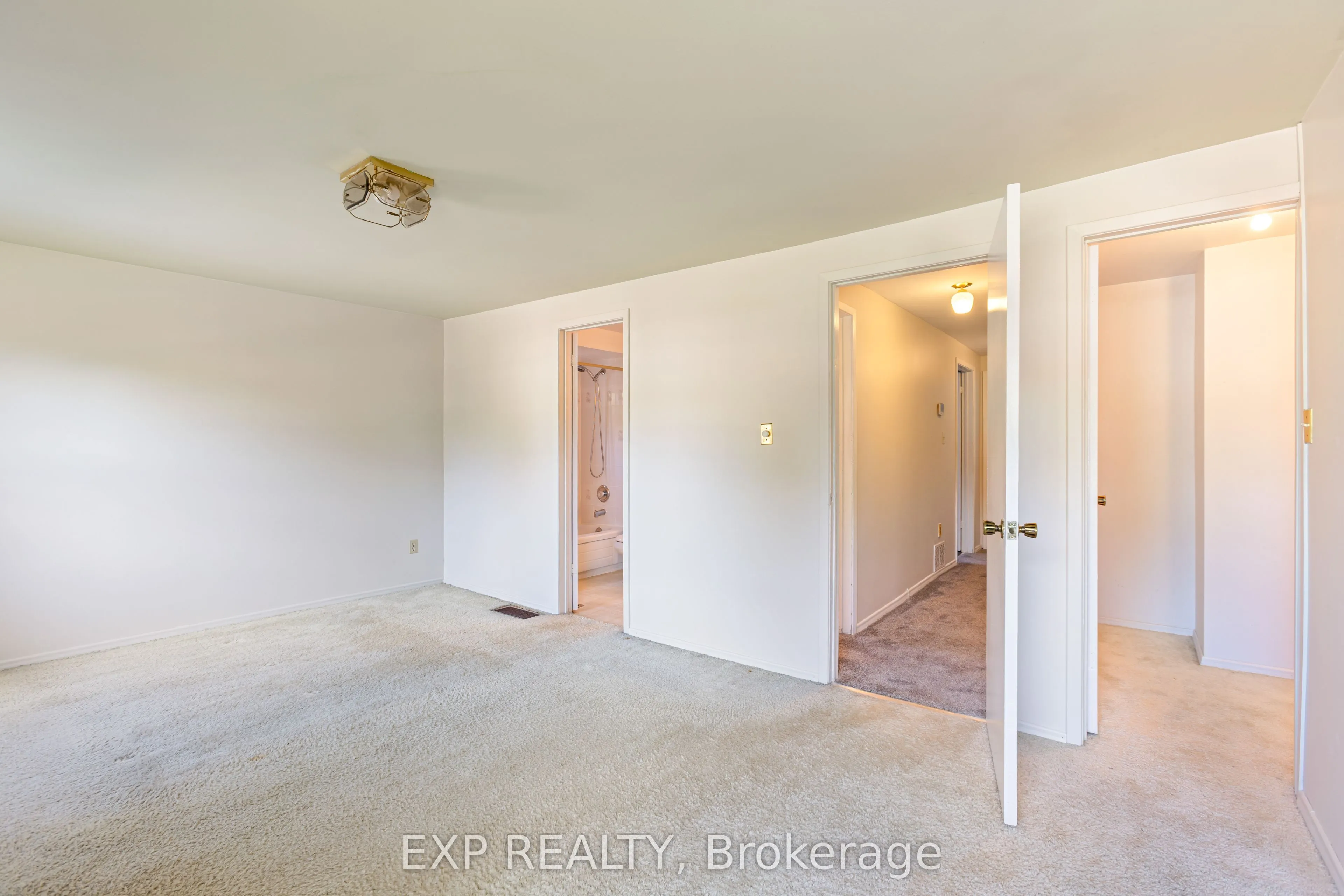 70 Pilkington Crescent