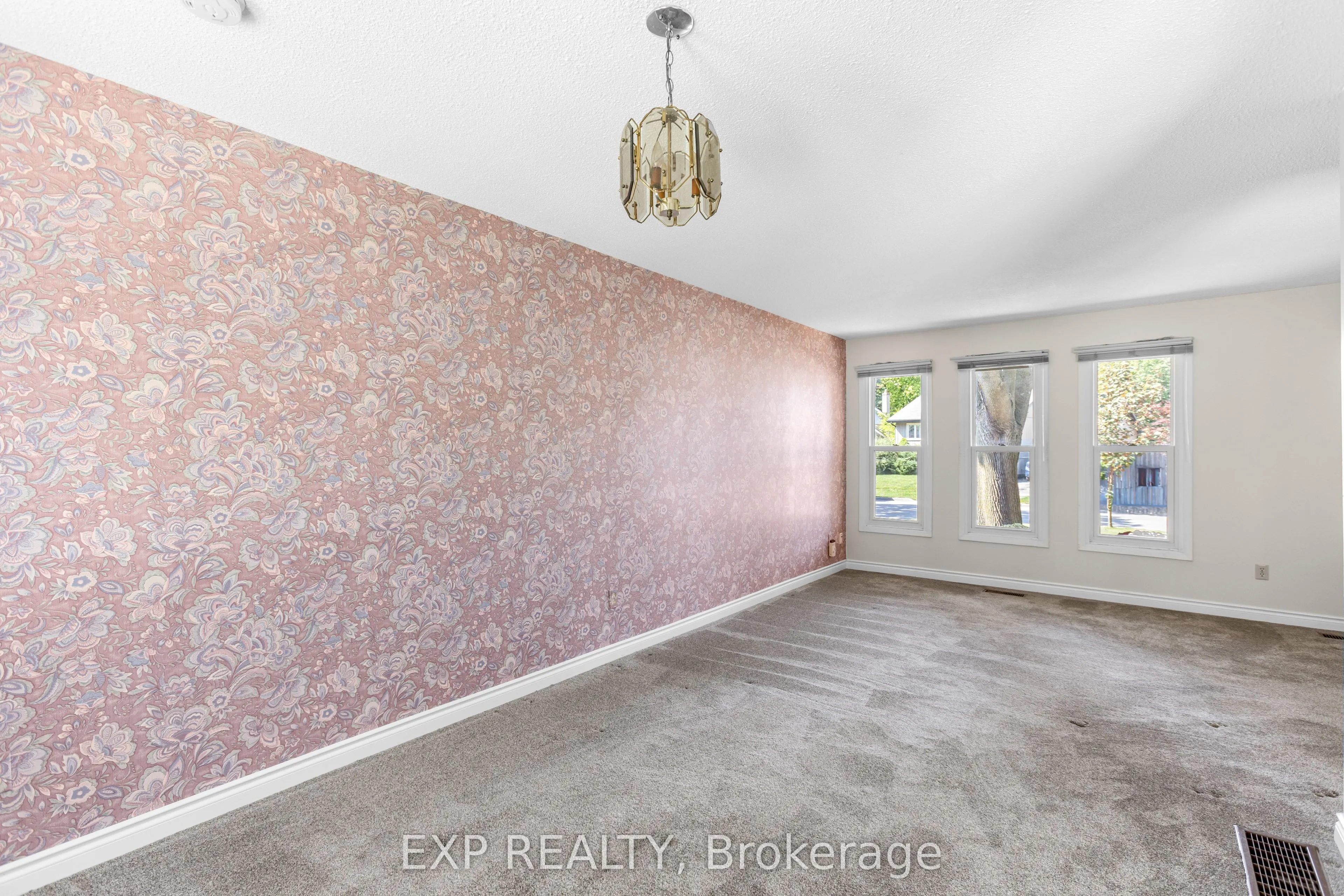70 Pilkington Crescent
