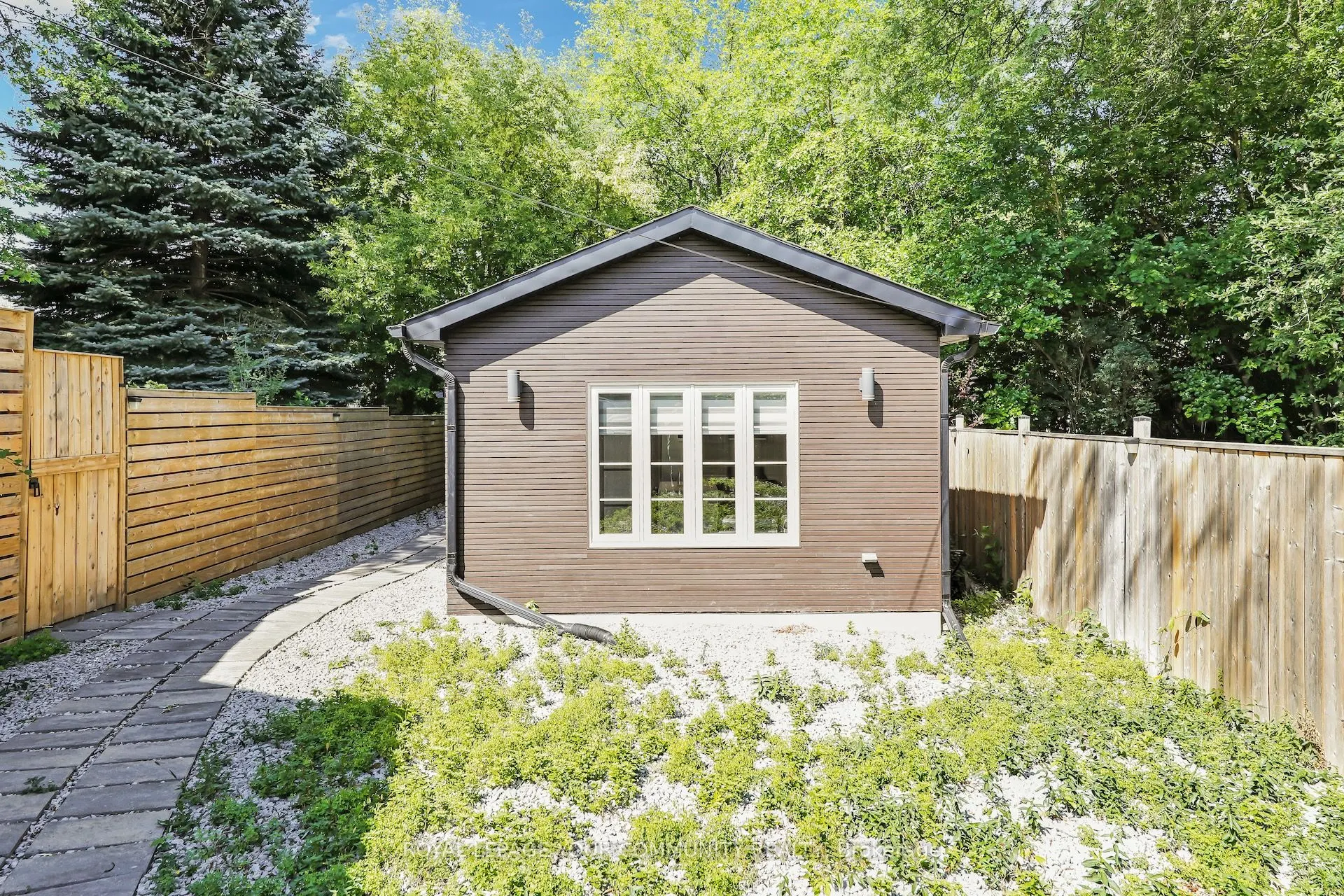 8 Fraserton Crescent
