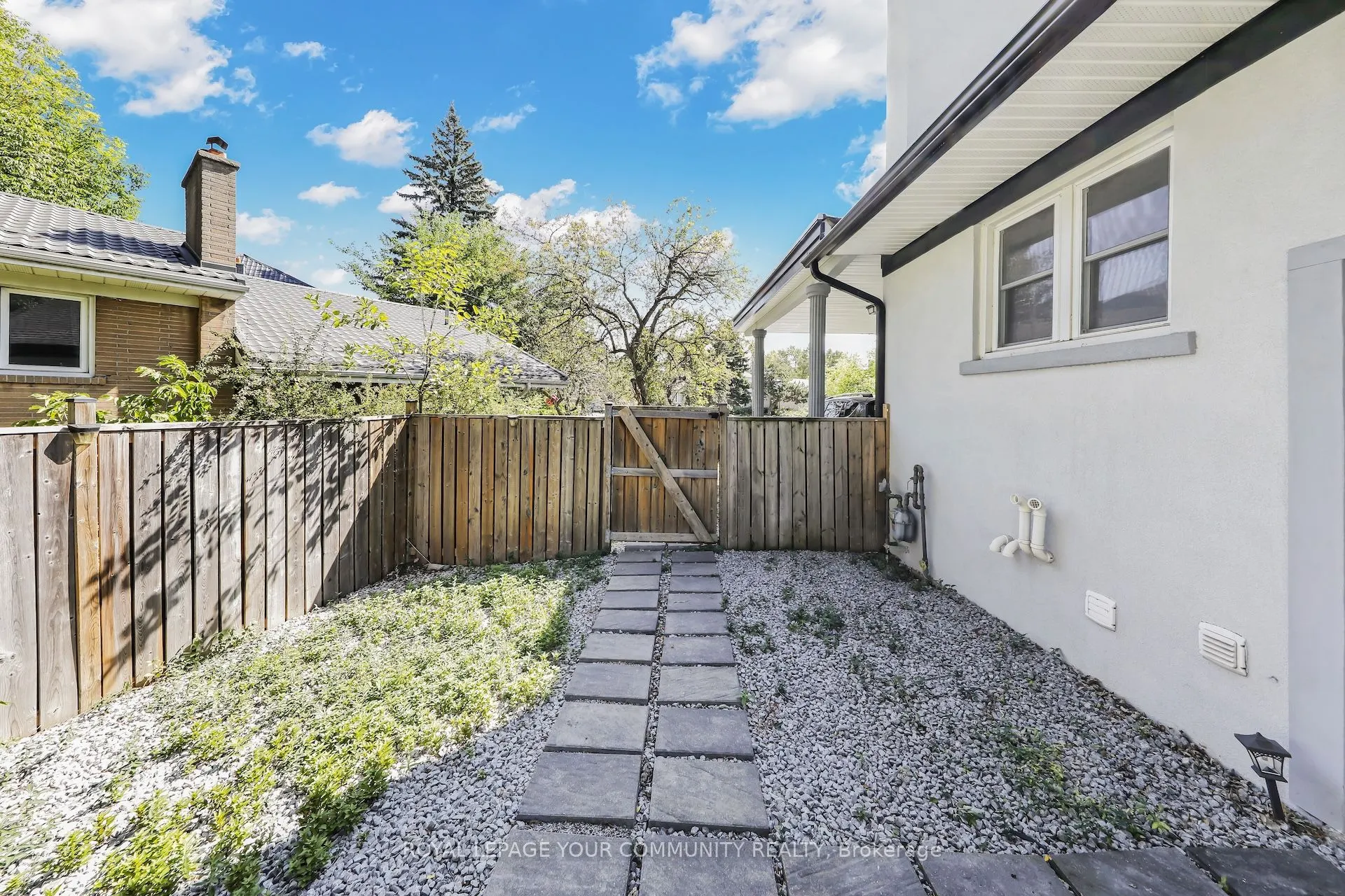8 Fraserton Crescent
