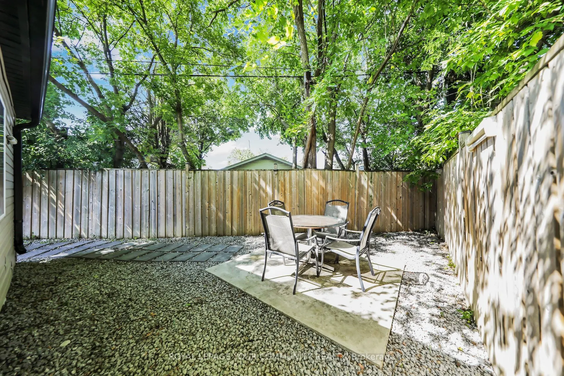 8 Fraserton Crescent