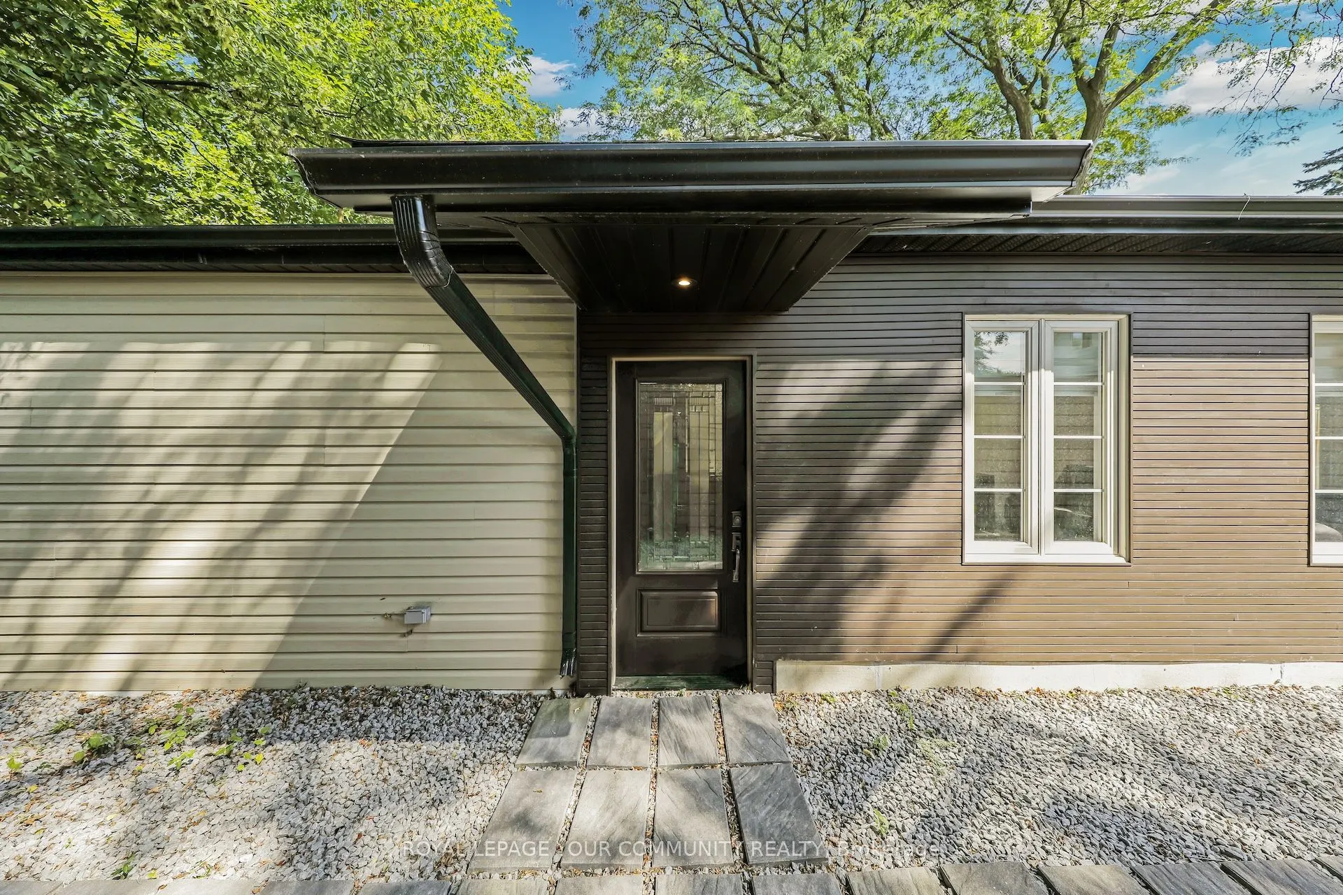 8 Fraserton Crescent