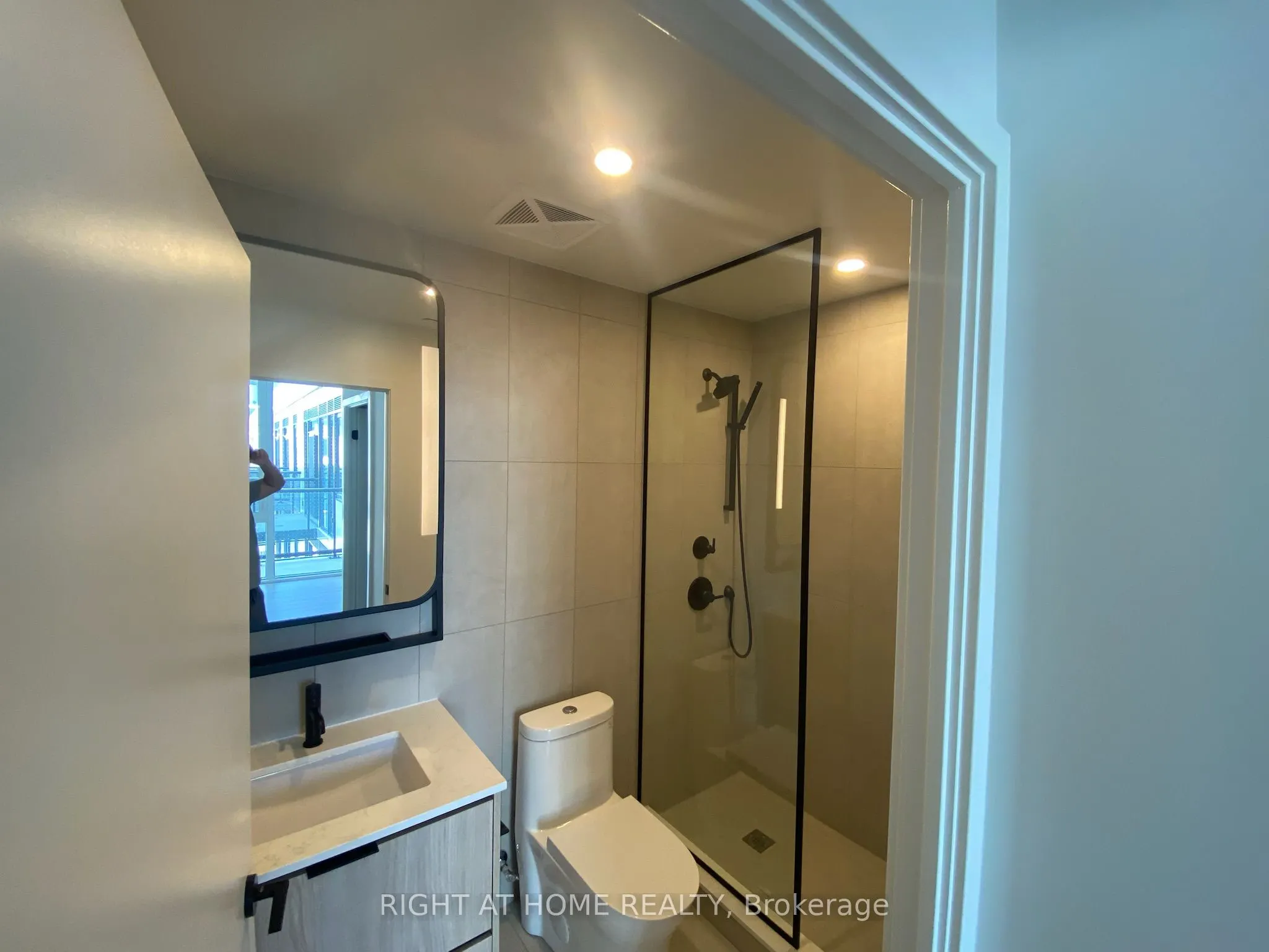 1050 Eastern Avenue, #825