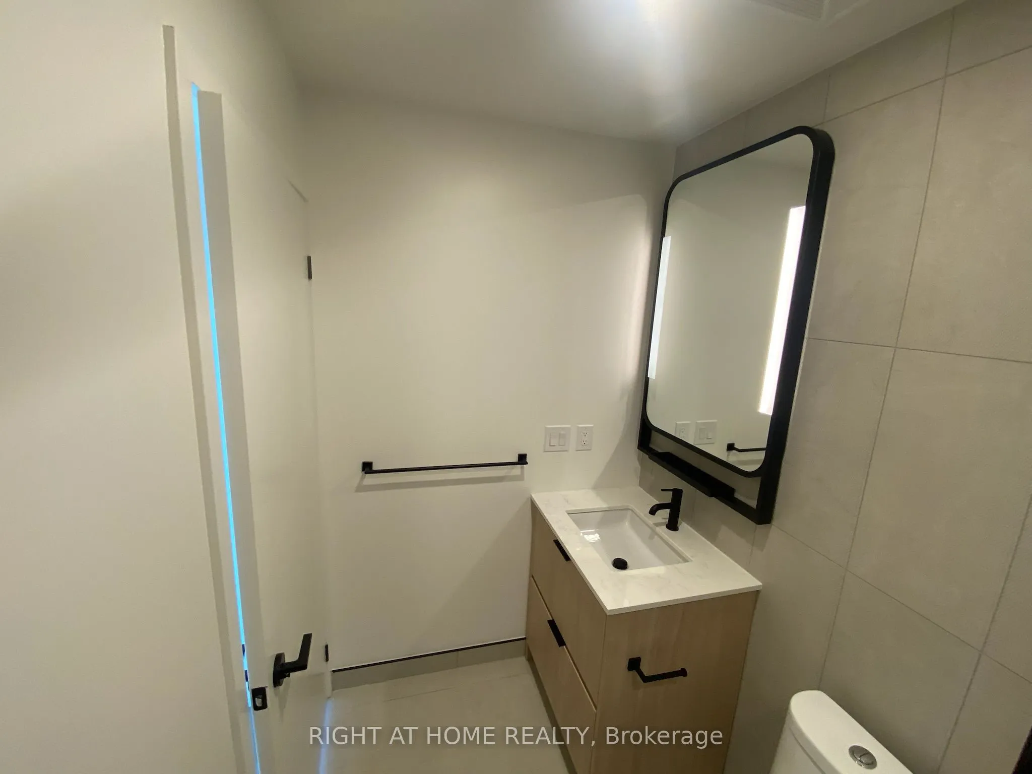 1050 Eastern Avenue, #825