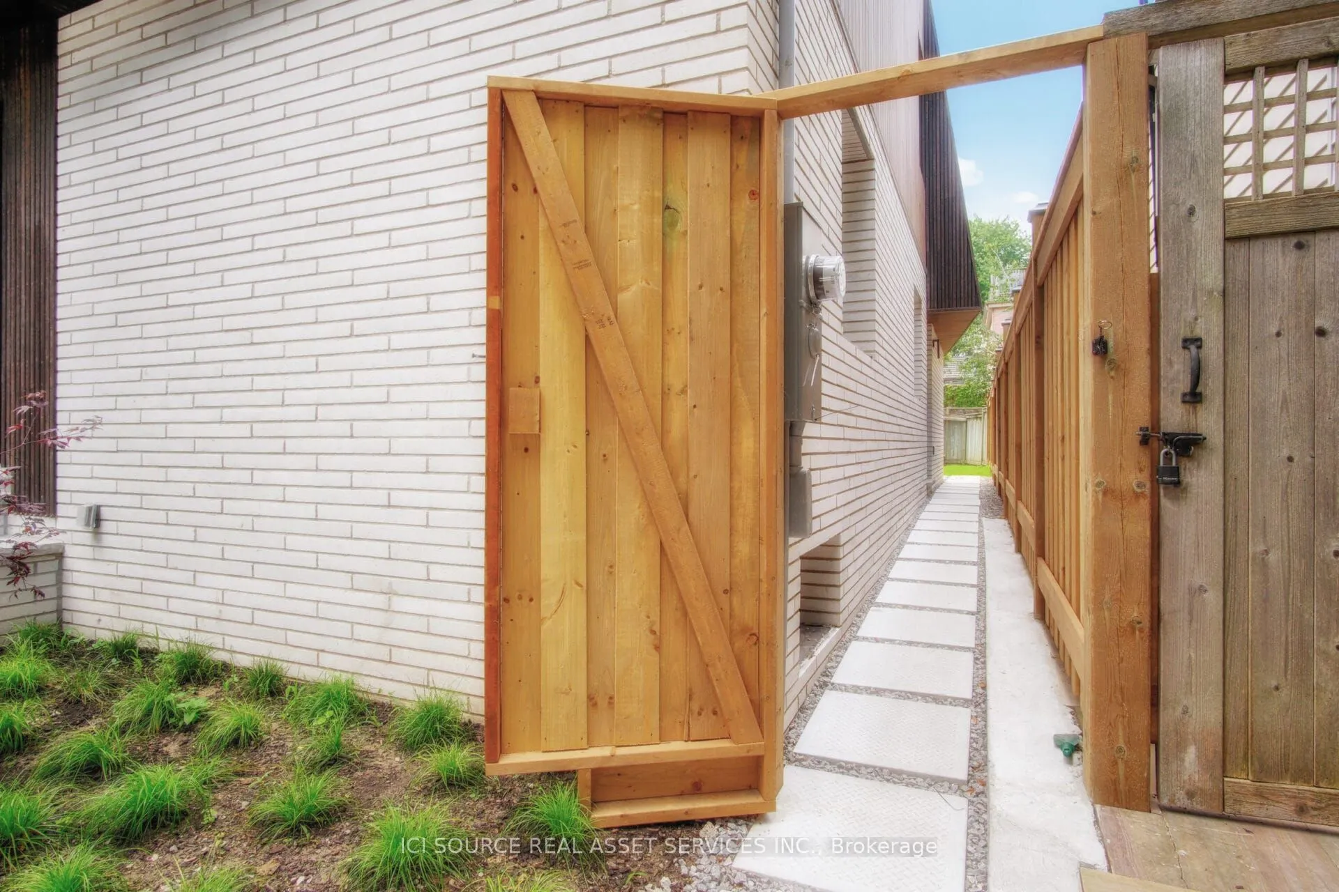 22 Boulton Avenue, #Suite #1