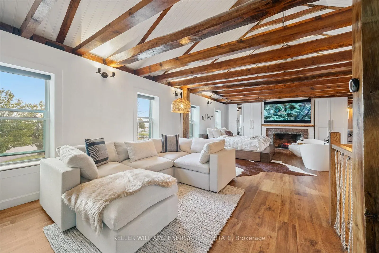 2 Boulton Street