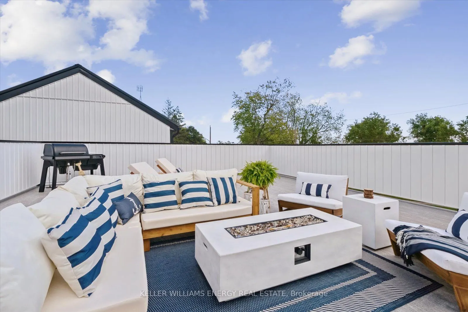 2 Boulton Street