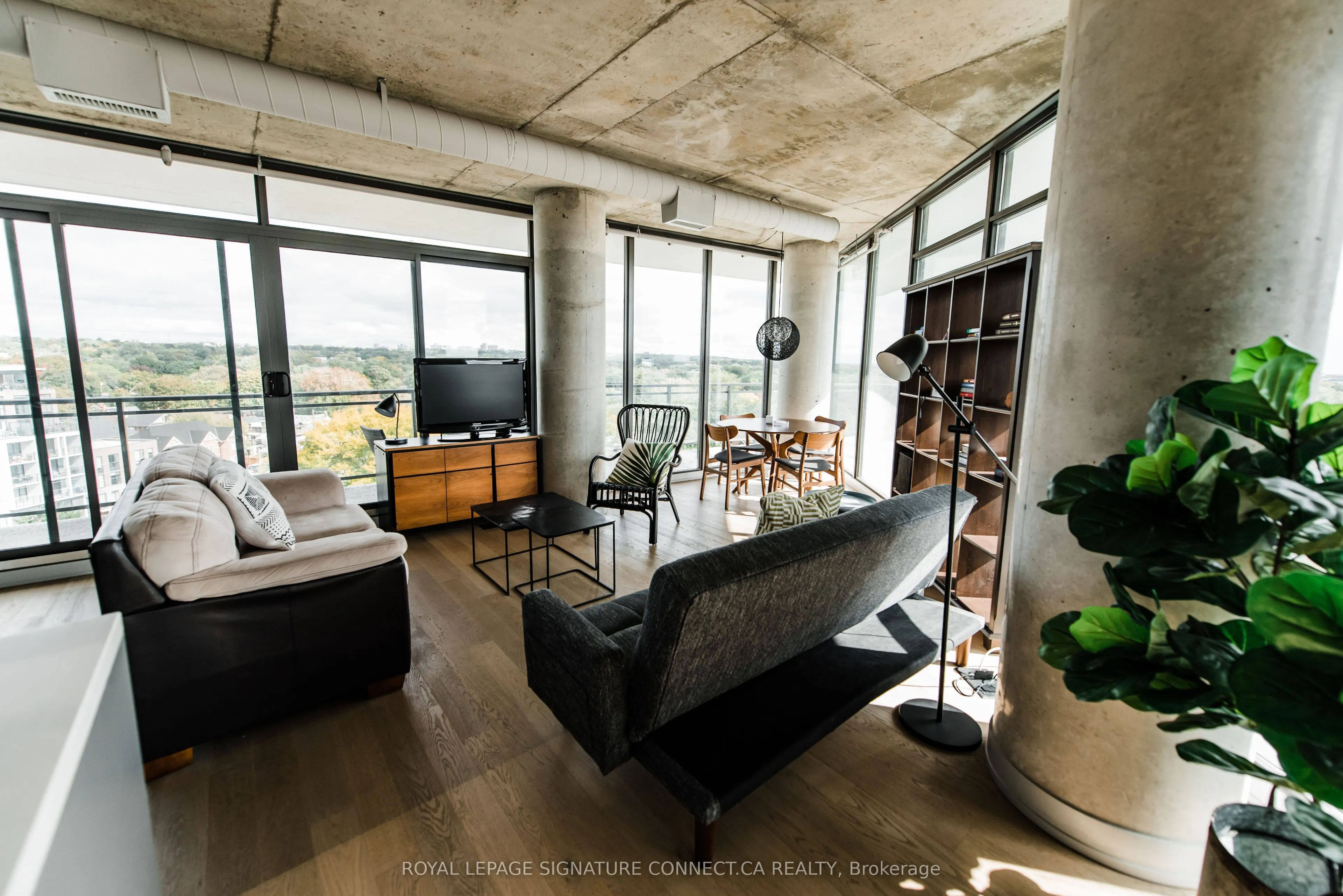 319 Carlaw Avenue, #1010