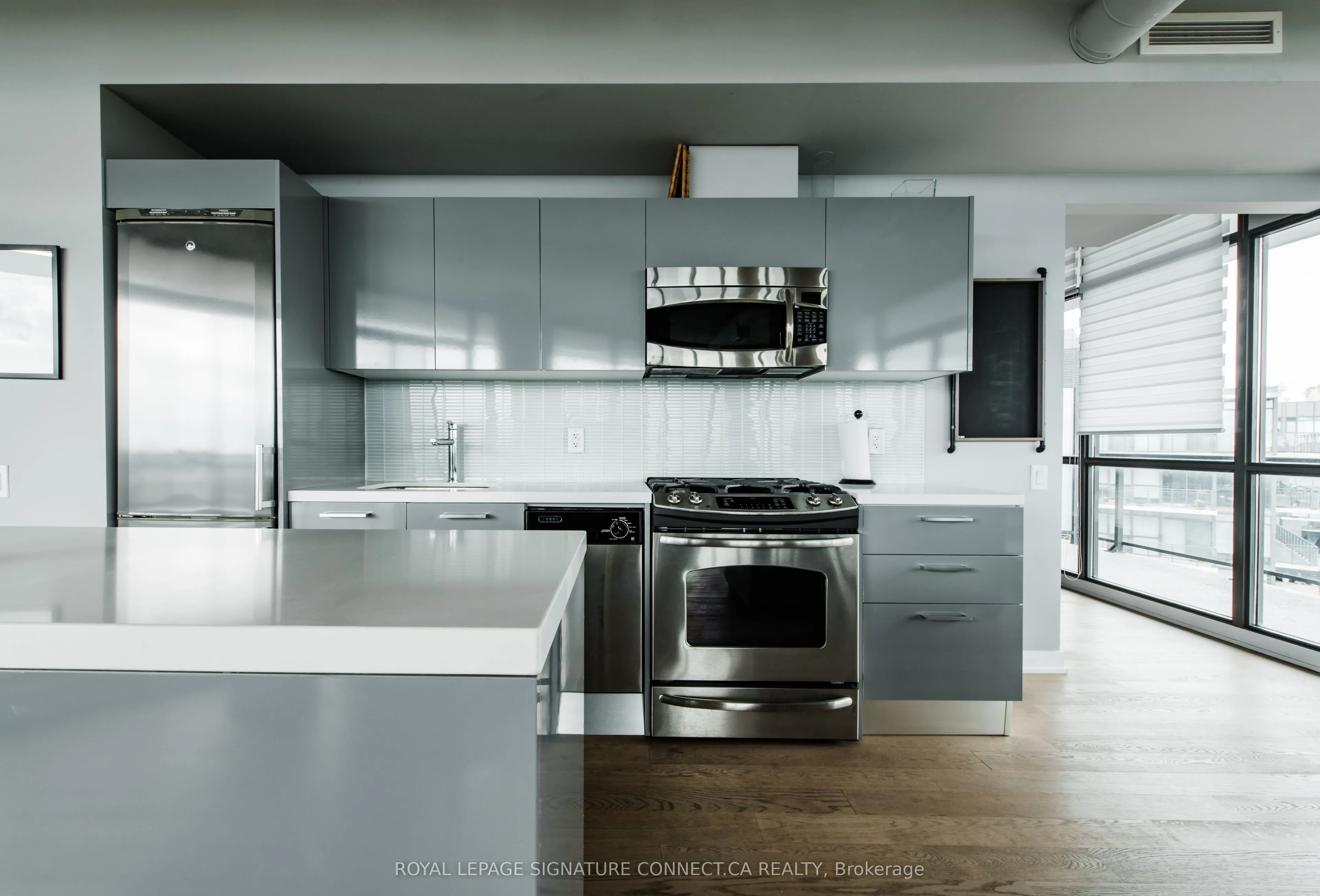 319 Carlaw Avenue, #1010