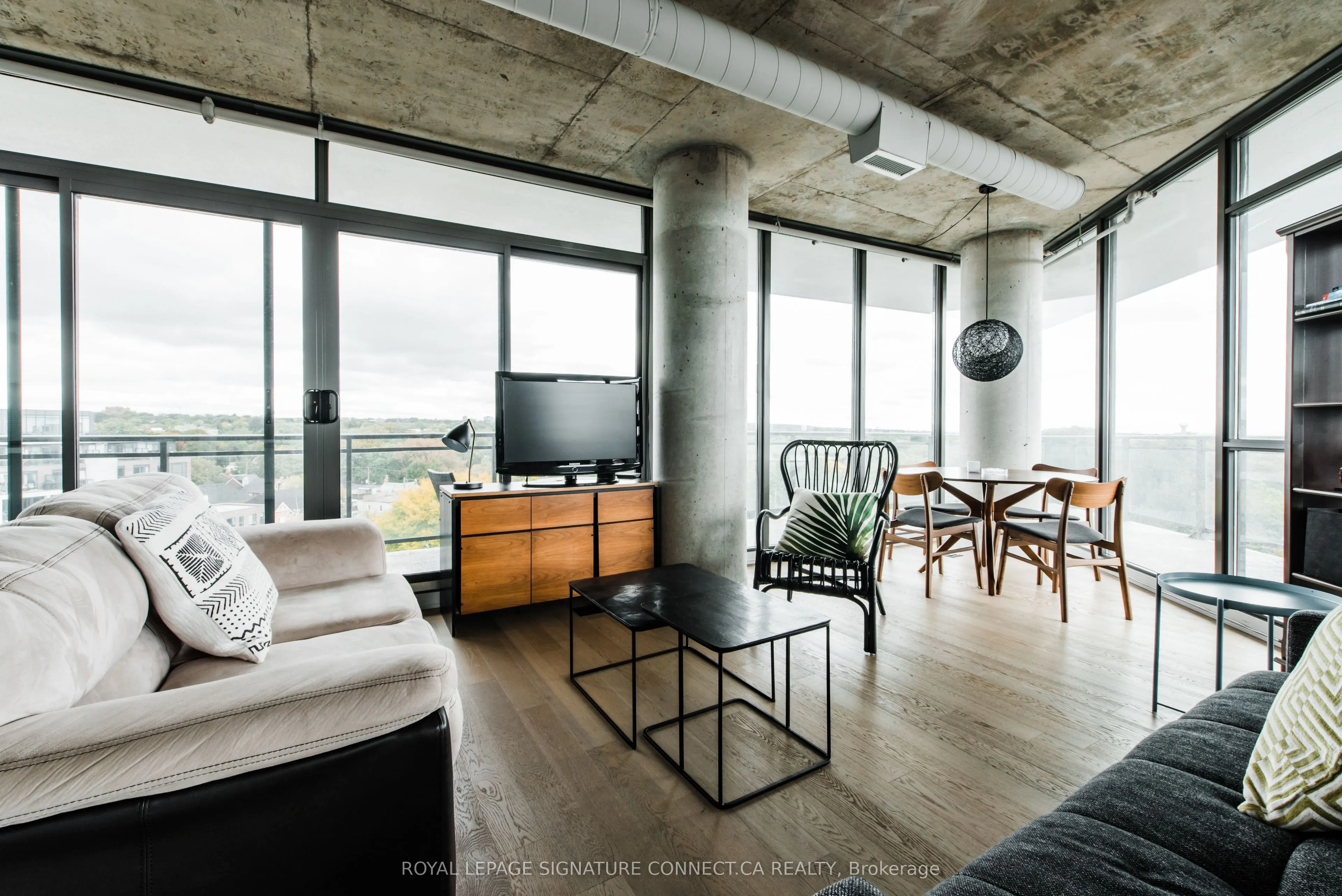319 Carlaw Avenue, #1010