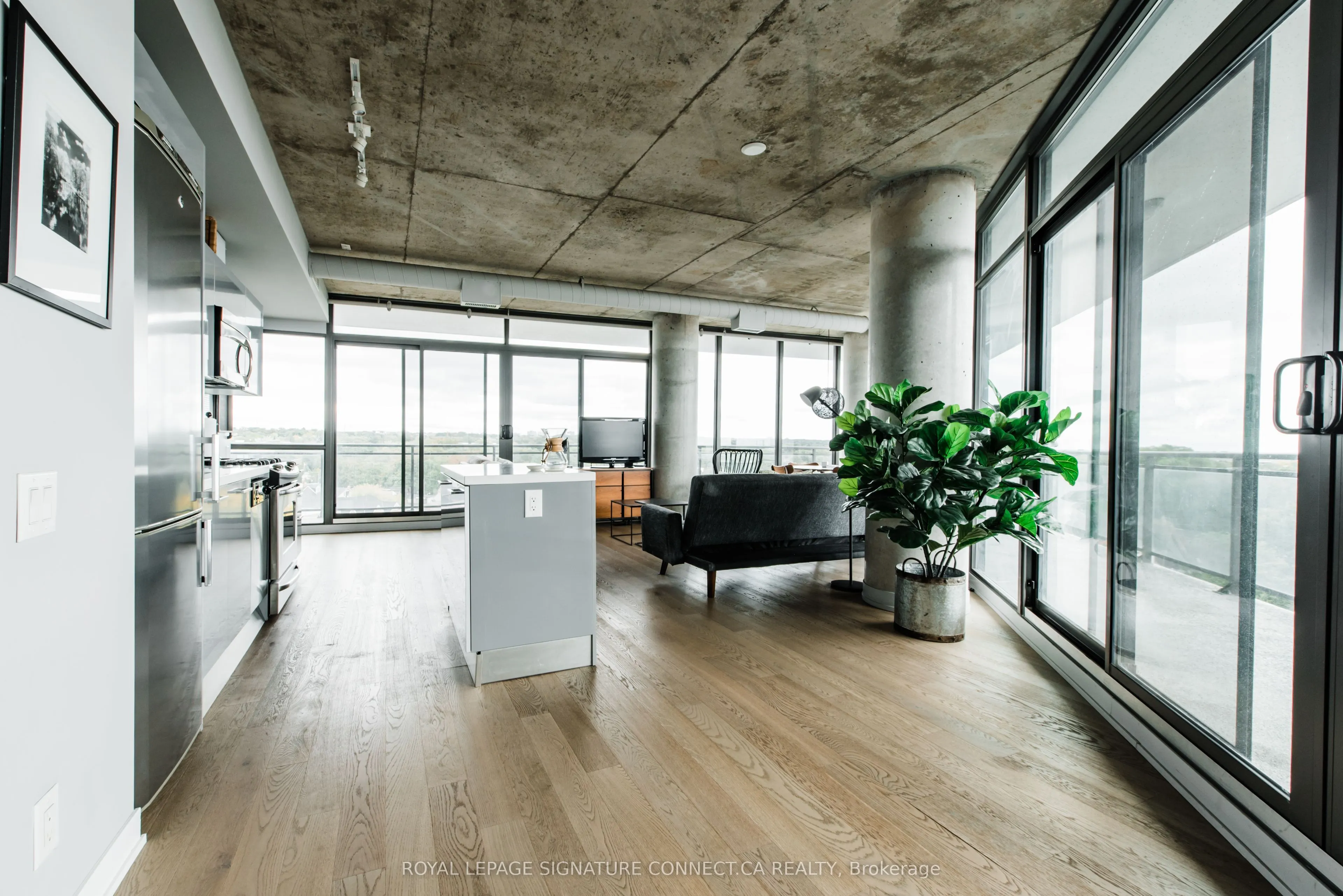 319 Carlaw Avenue, #1010