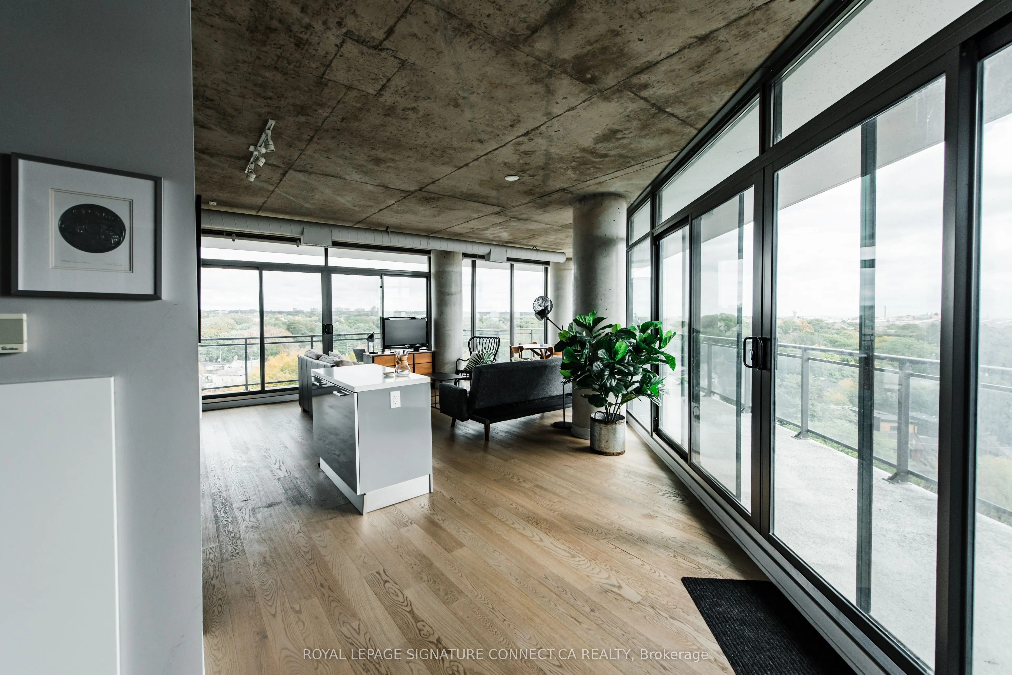 319 Carlaw Avenue, #1010