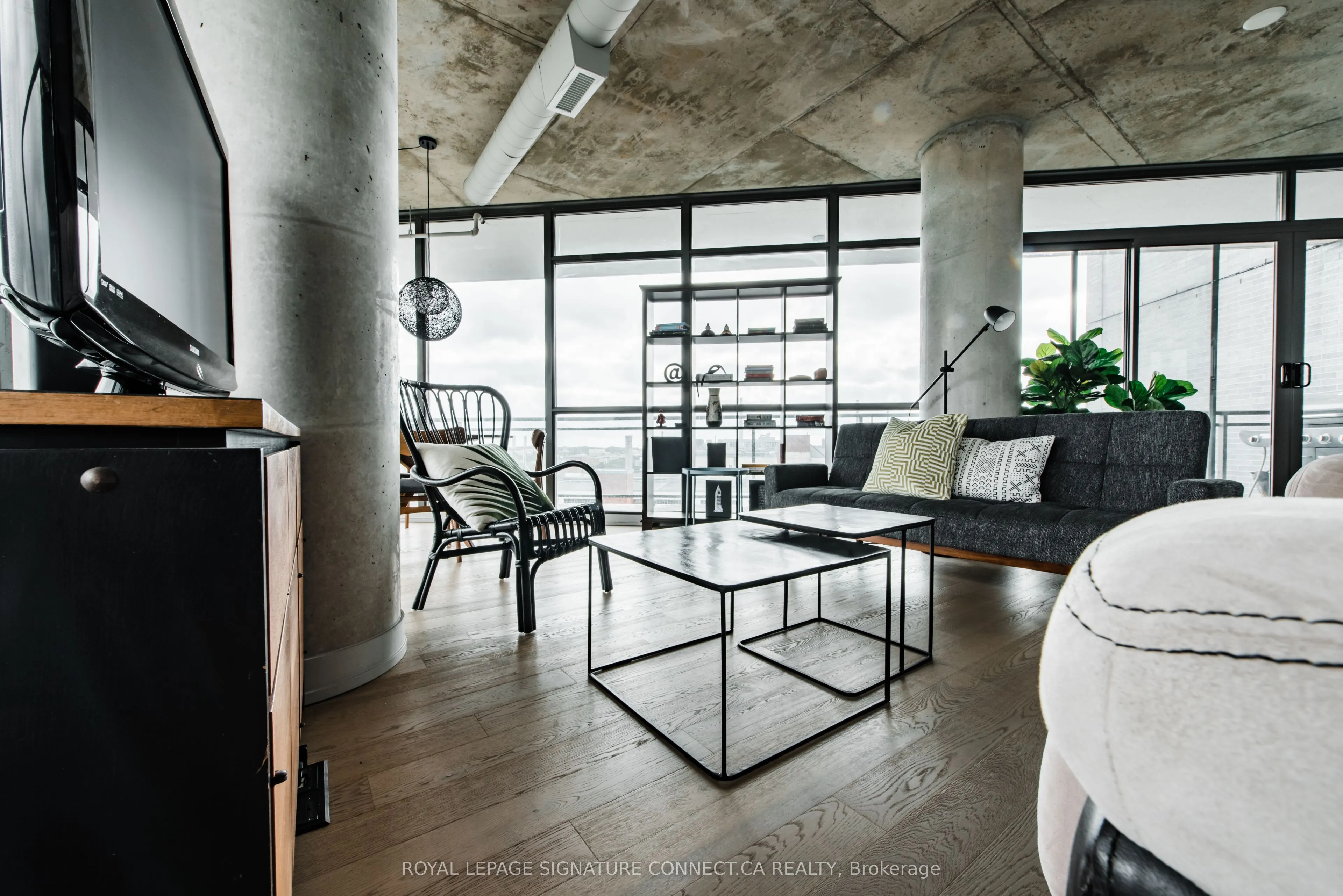 319 Carlaw Avenue, #1010