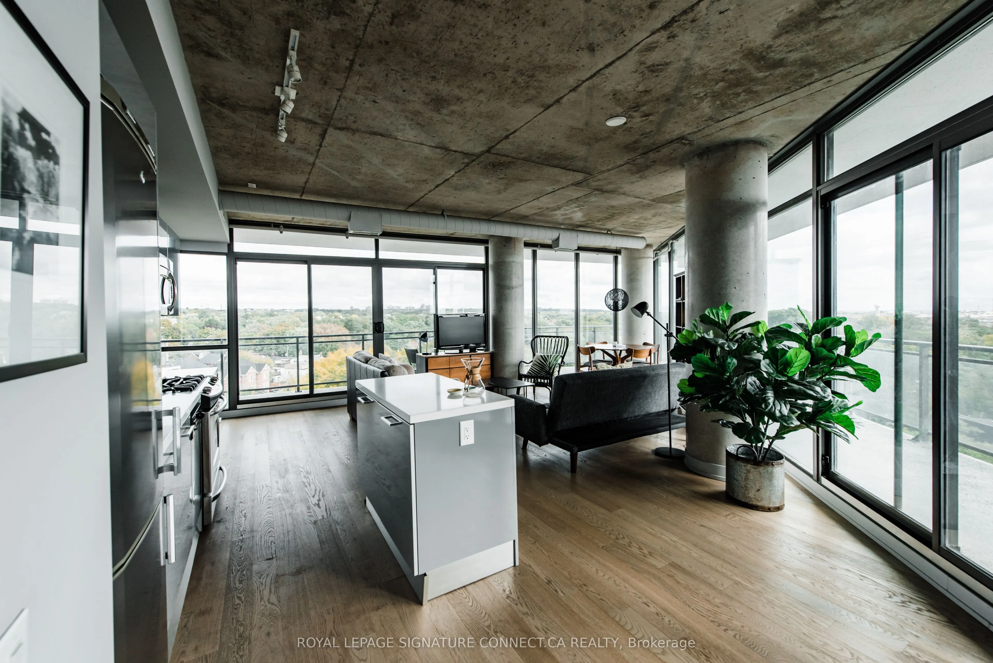 319 Carlaw Avenue, #1010