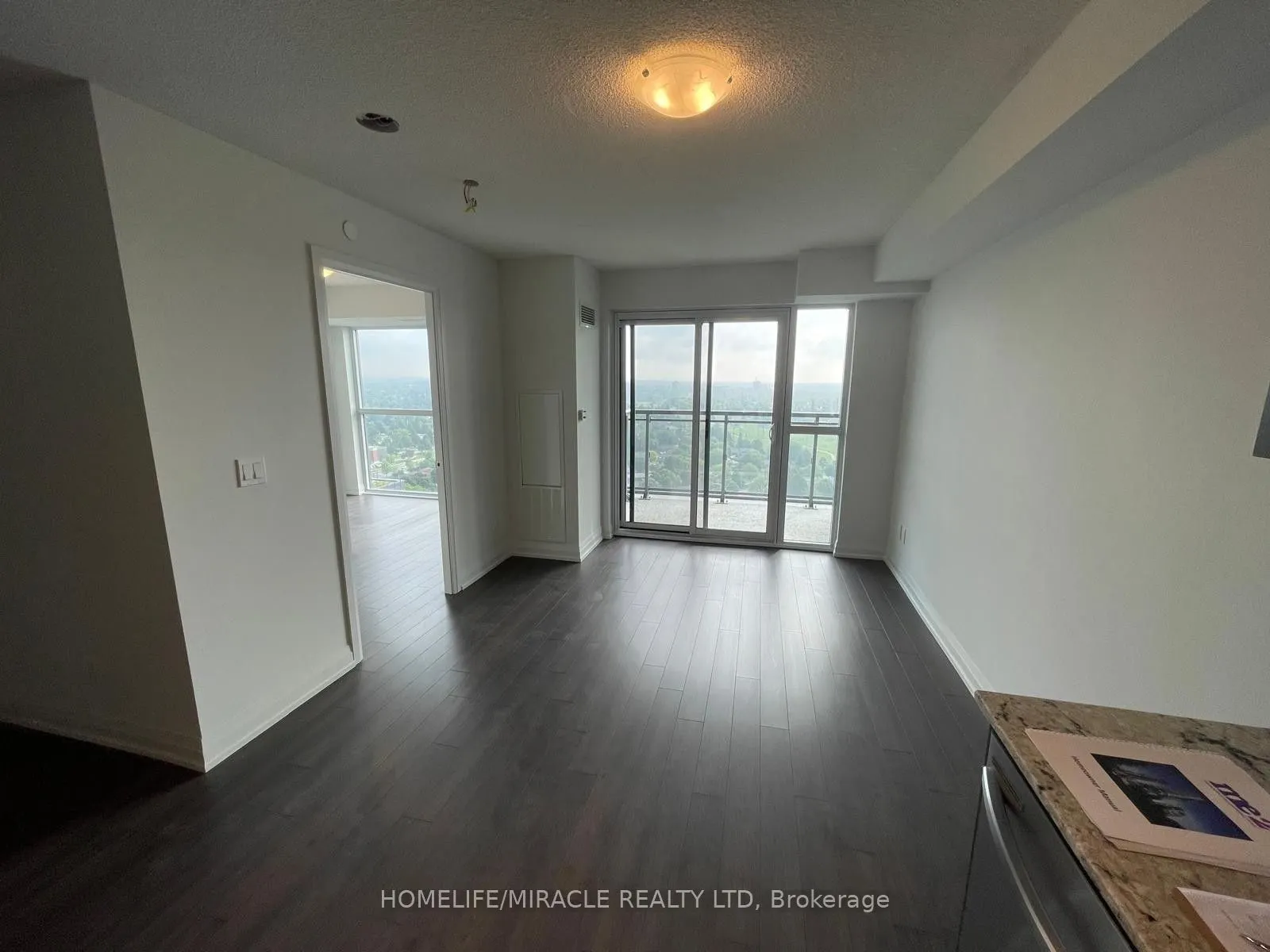 20 Meadowglen Place, #2502
