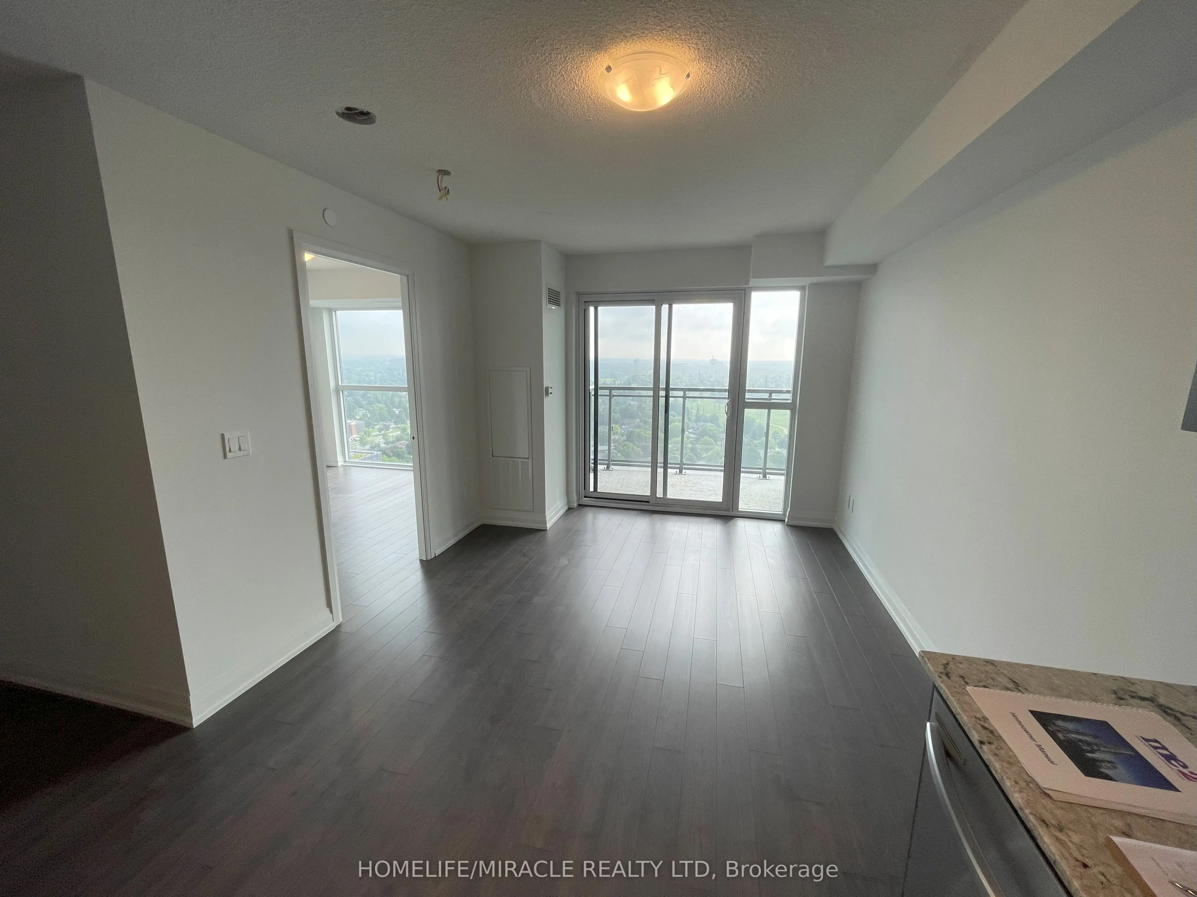 20 Meadowglen Place, #2502