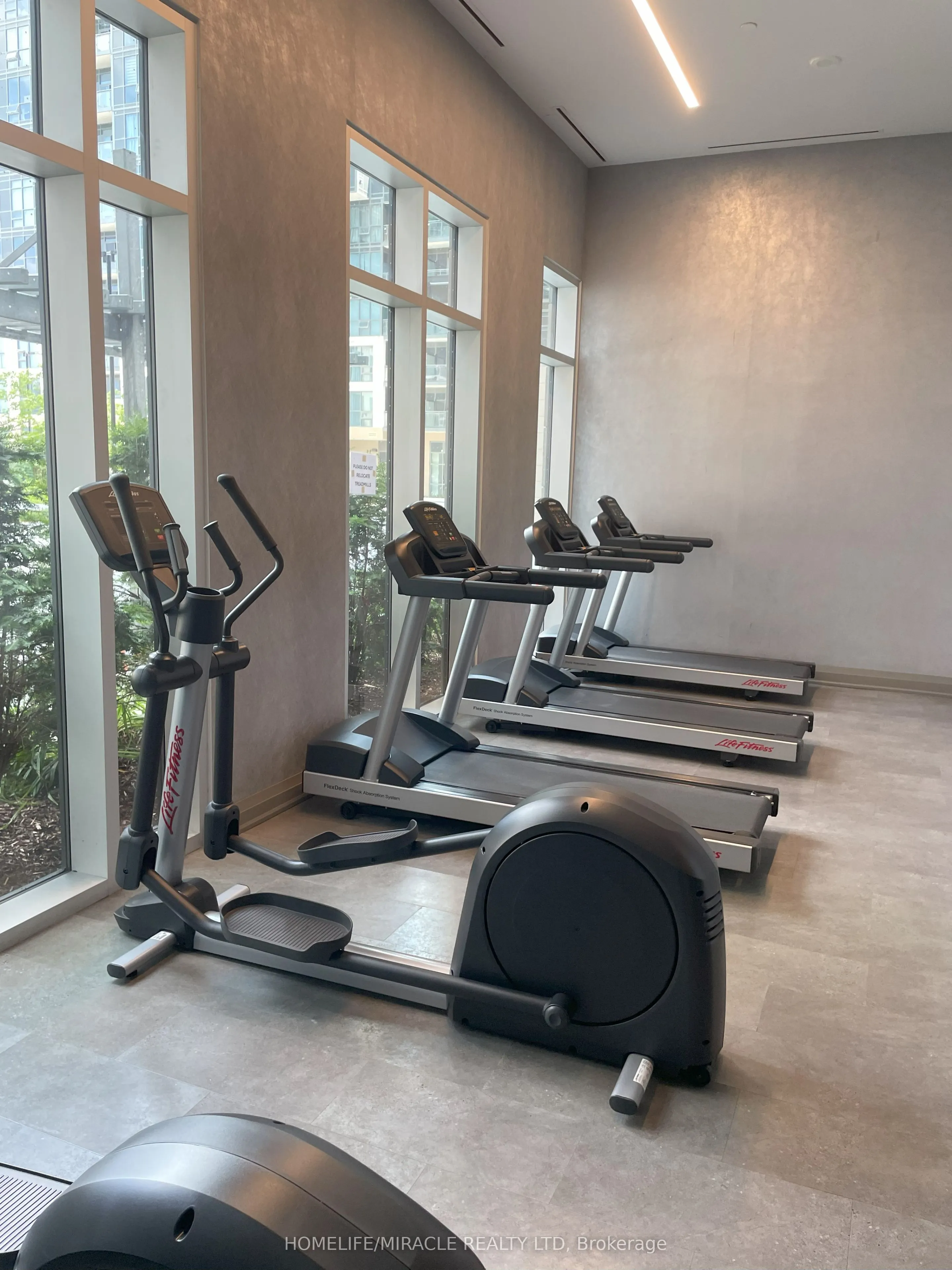 20 Meadowglen Place, #2502