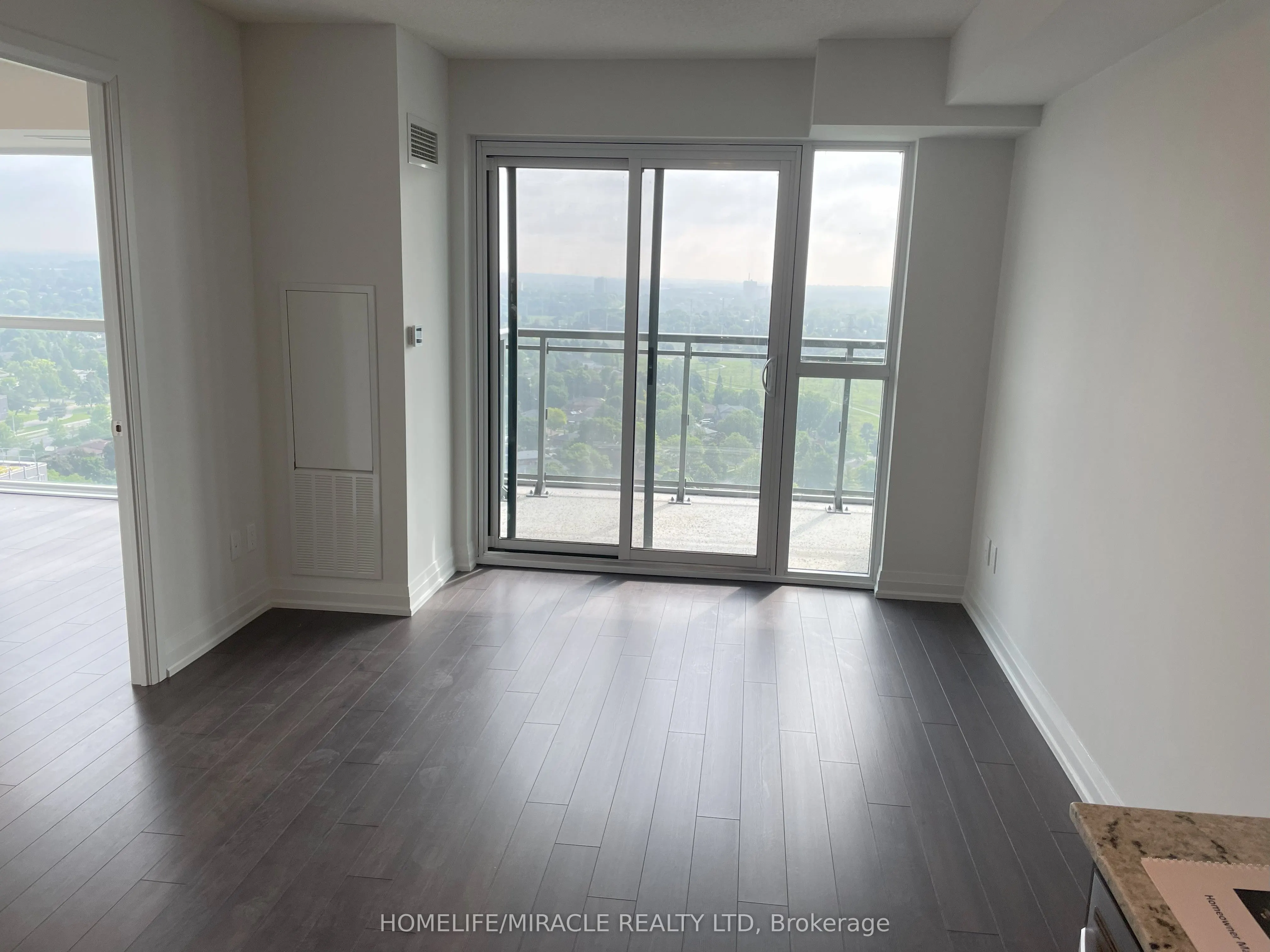 20 Meadowglen Place, #2502