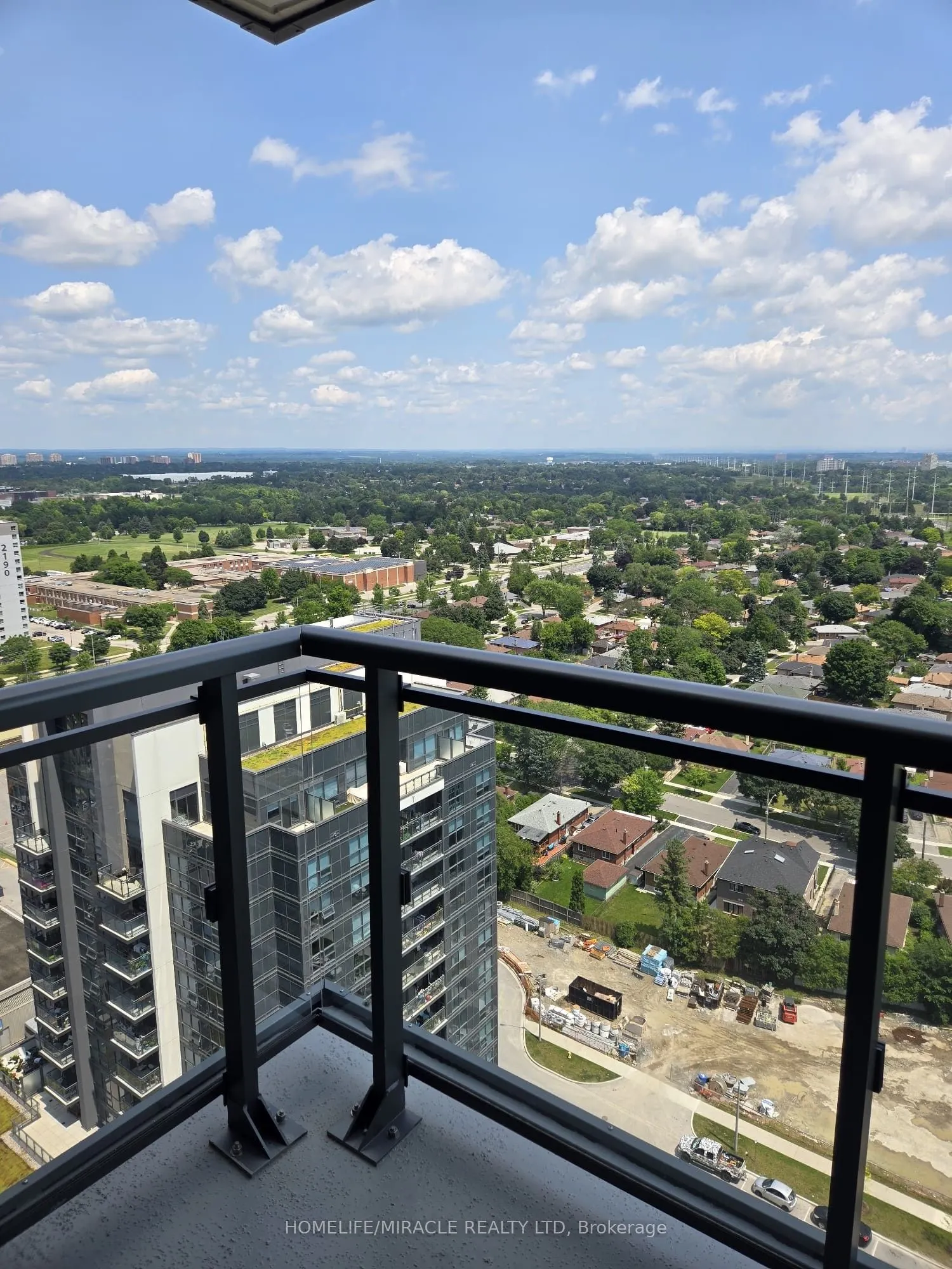 20 Meadowglen Place, #2502