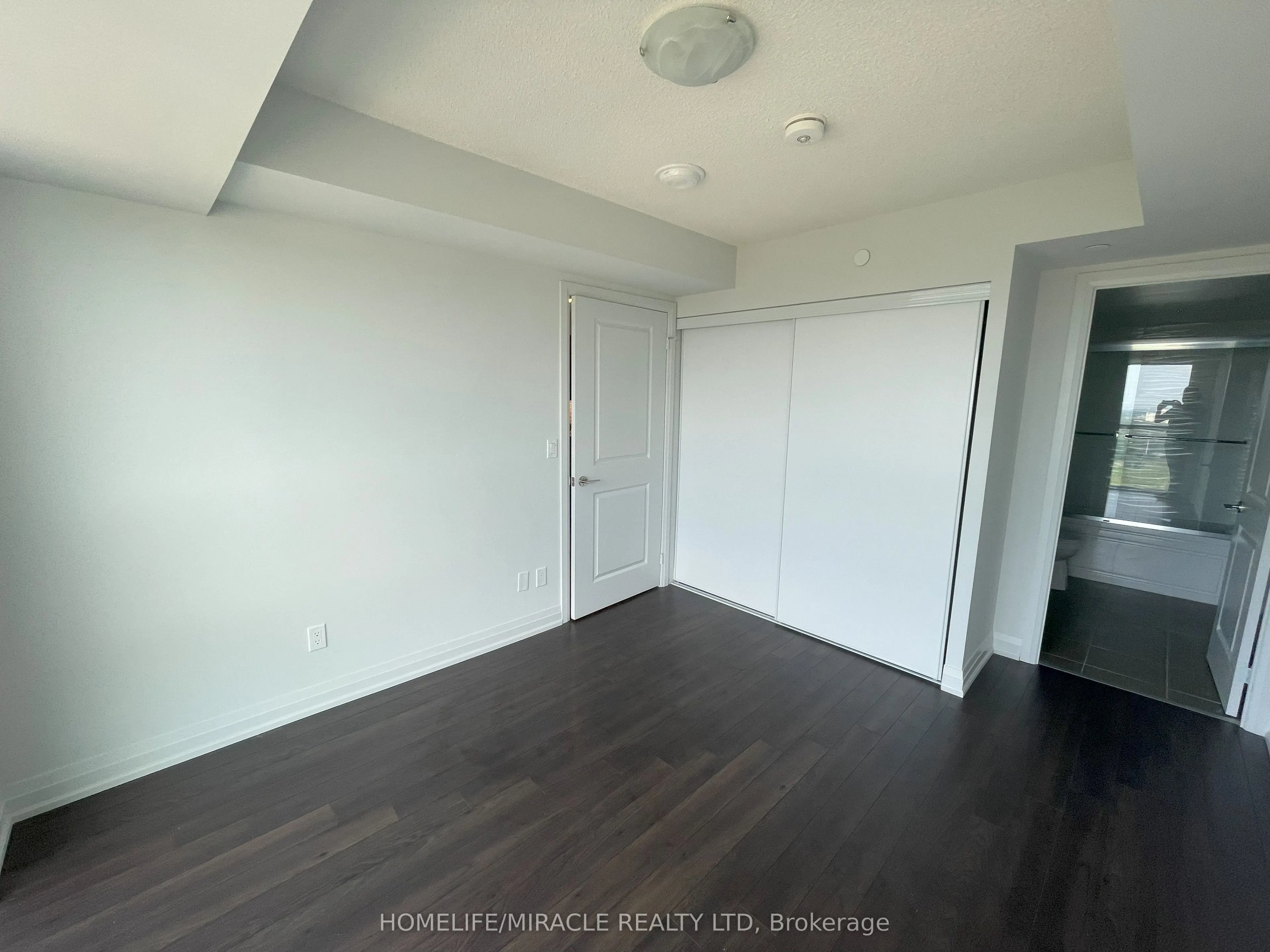 20 Meadowglen Place, #2502