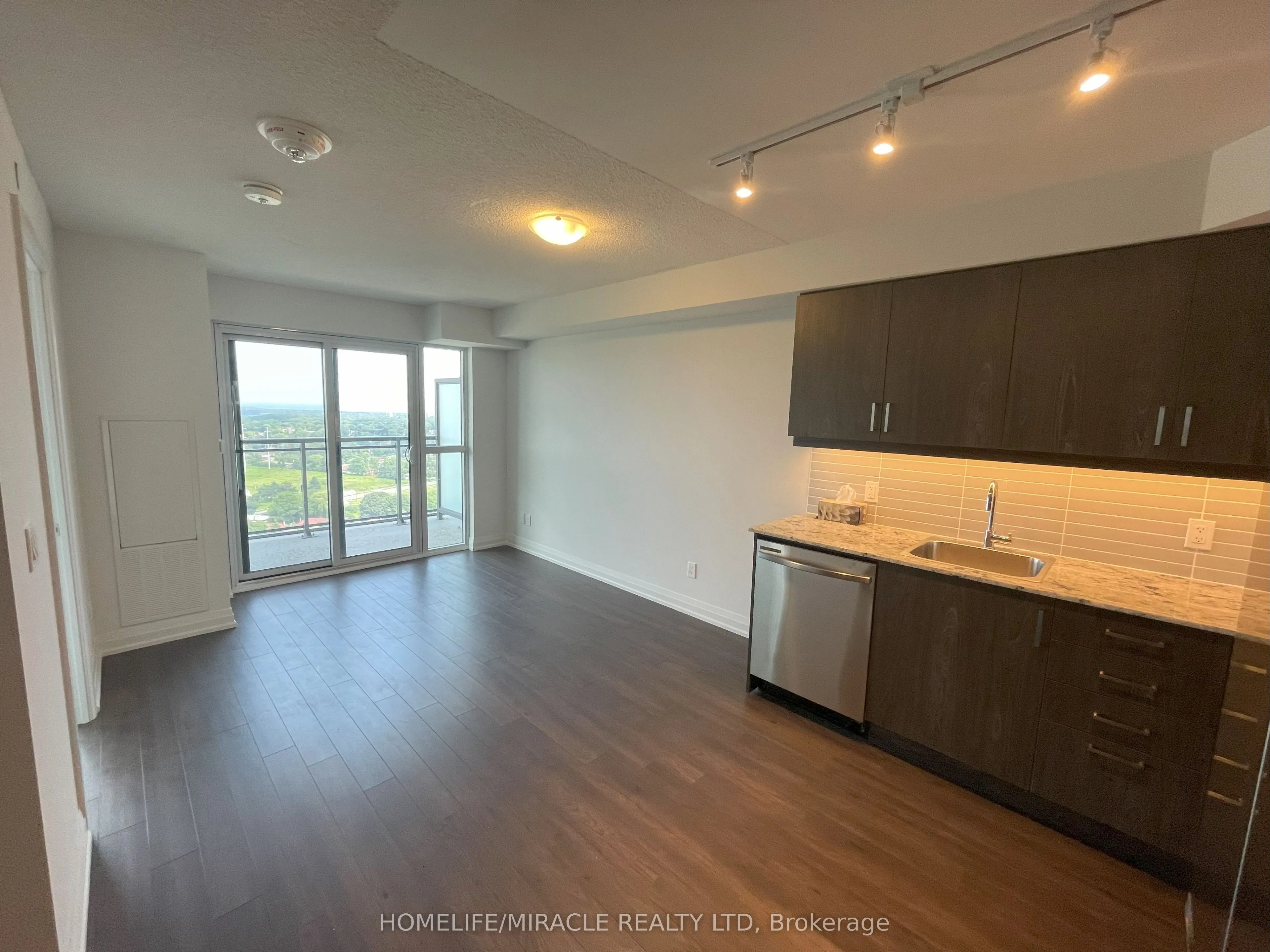 20 Meadowglen Place, #2502