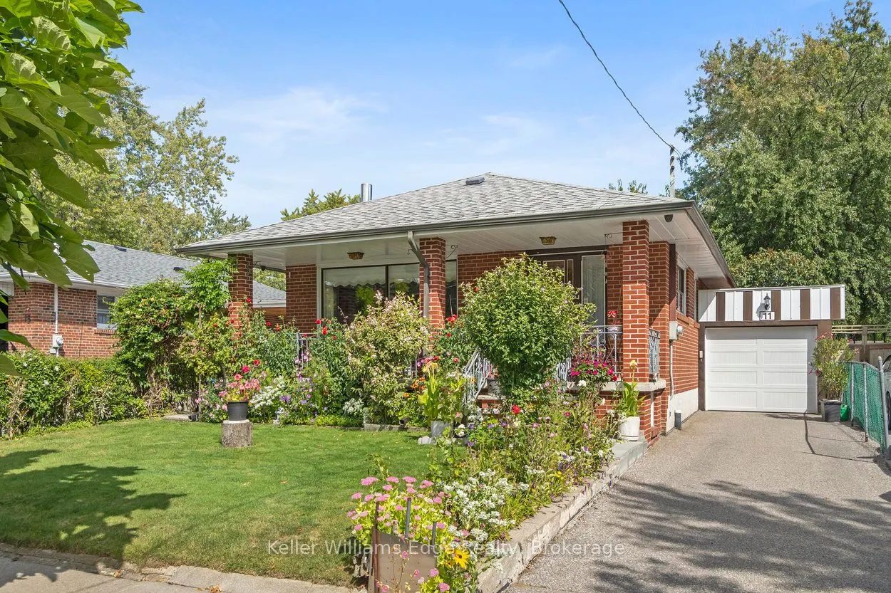 11 Calumet Crescent