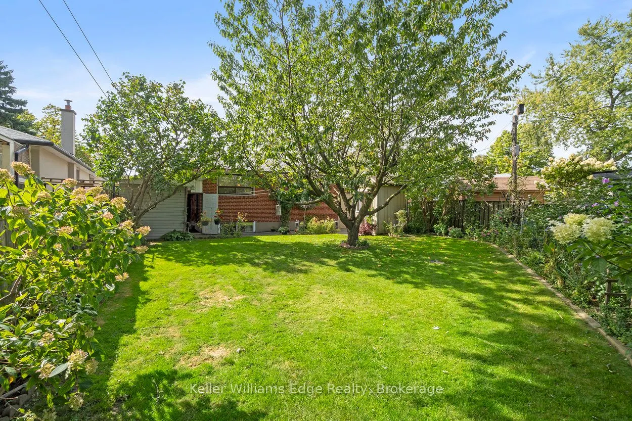 11 Calumet Crescent