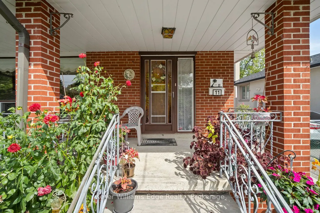 11 Calumet Crescent