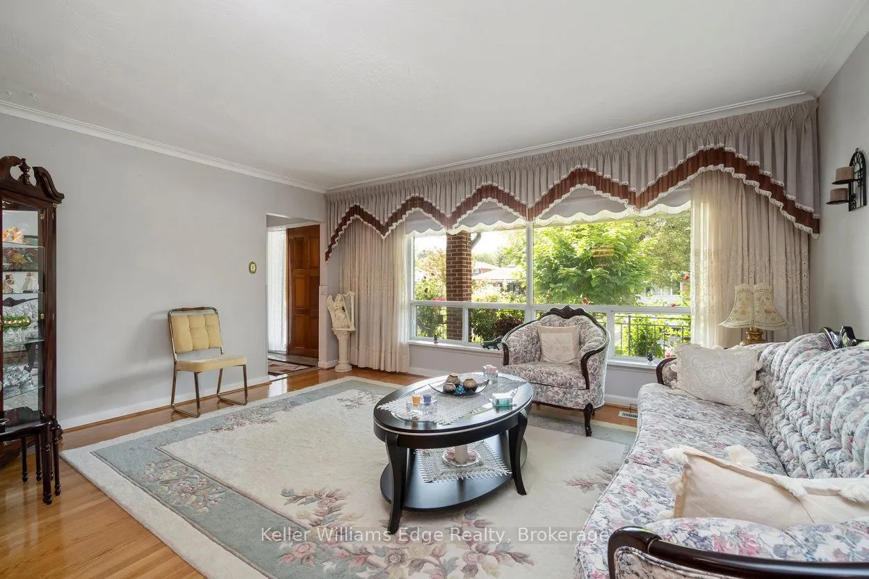 11 Calumet Crescent