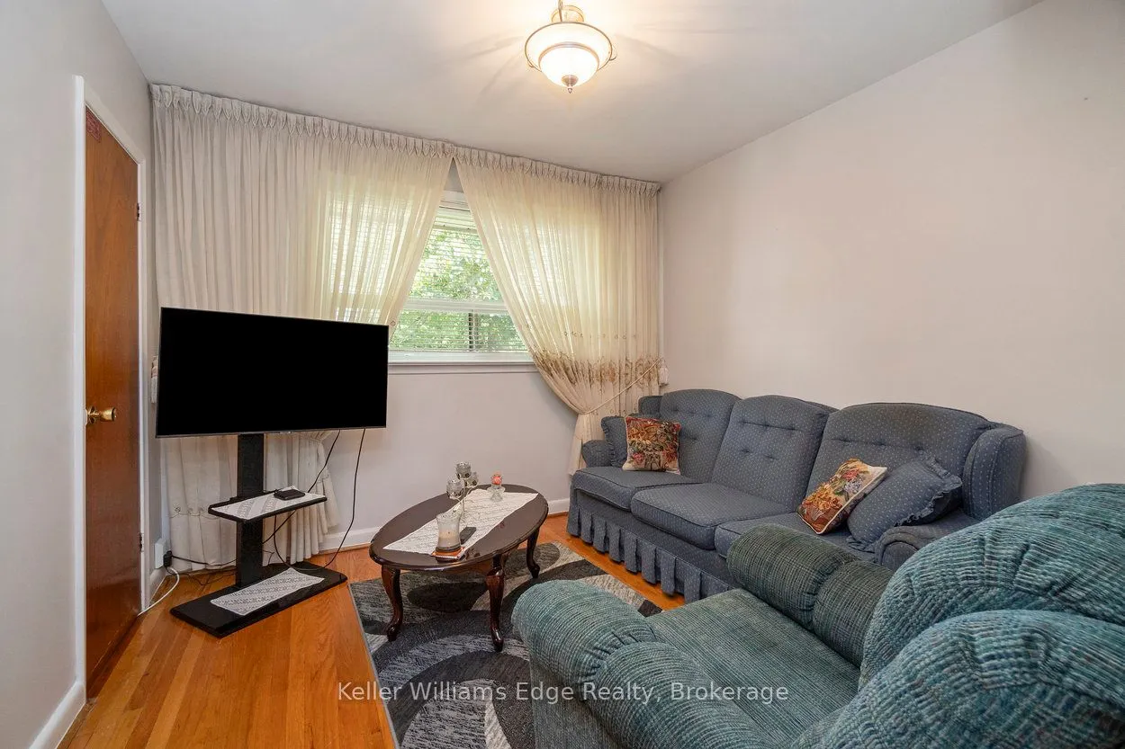 11 Calumet Crescent