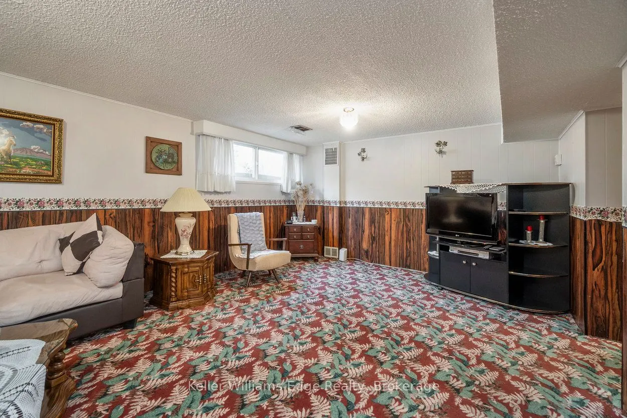 11 Calumet Crescent